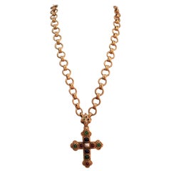 CHANEL 1980s Gilted metal chain necklace with its pendant jewel cross pendant
