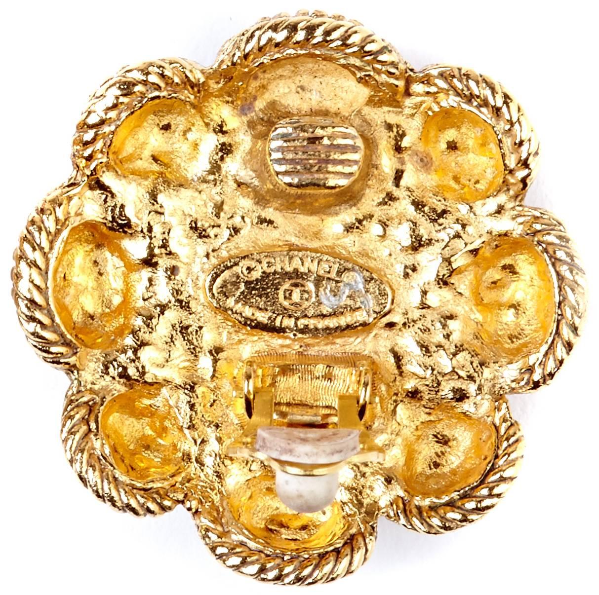 Women's Chanel 1980s Gold Gilt Flower Earrings