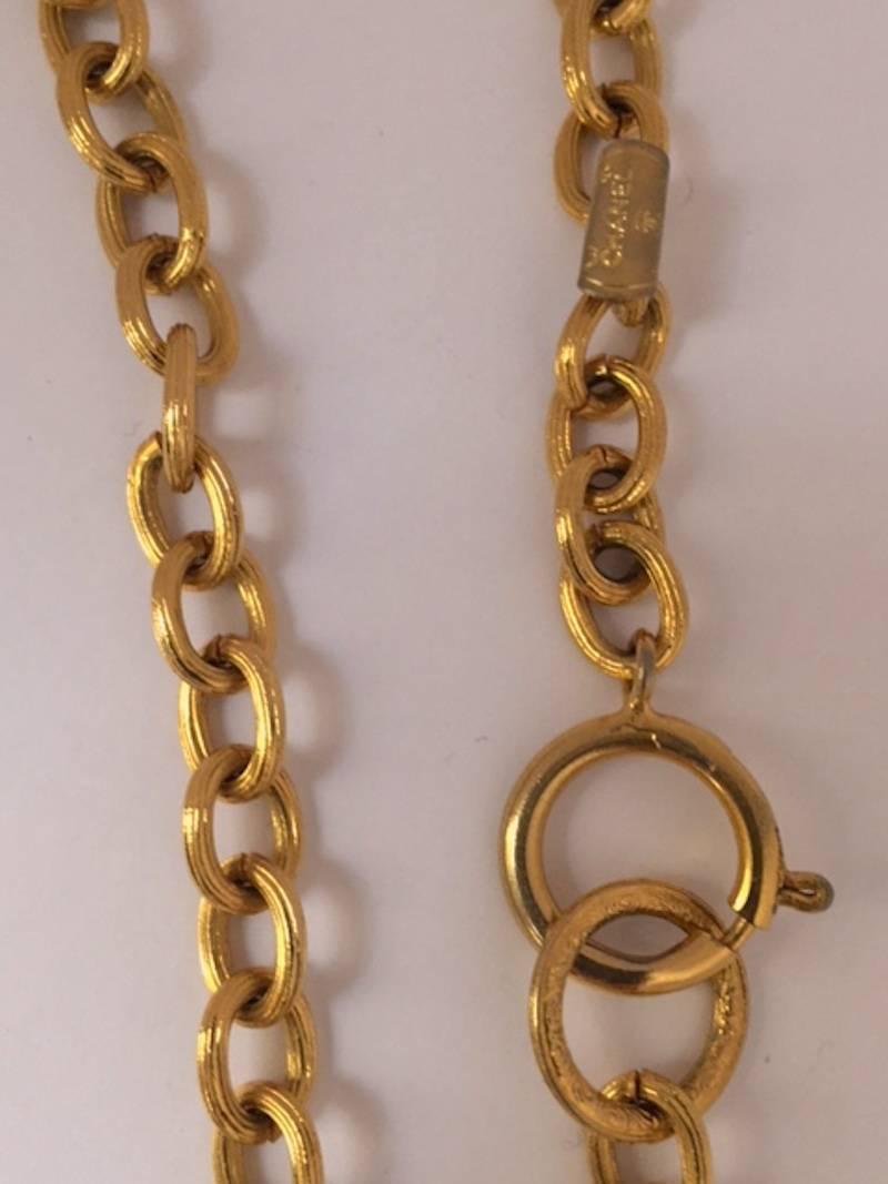 Chanel 1980s Gold Pendant Necklace 1