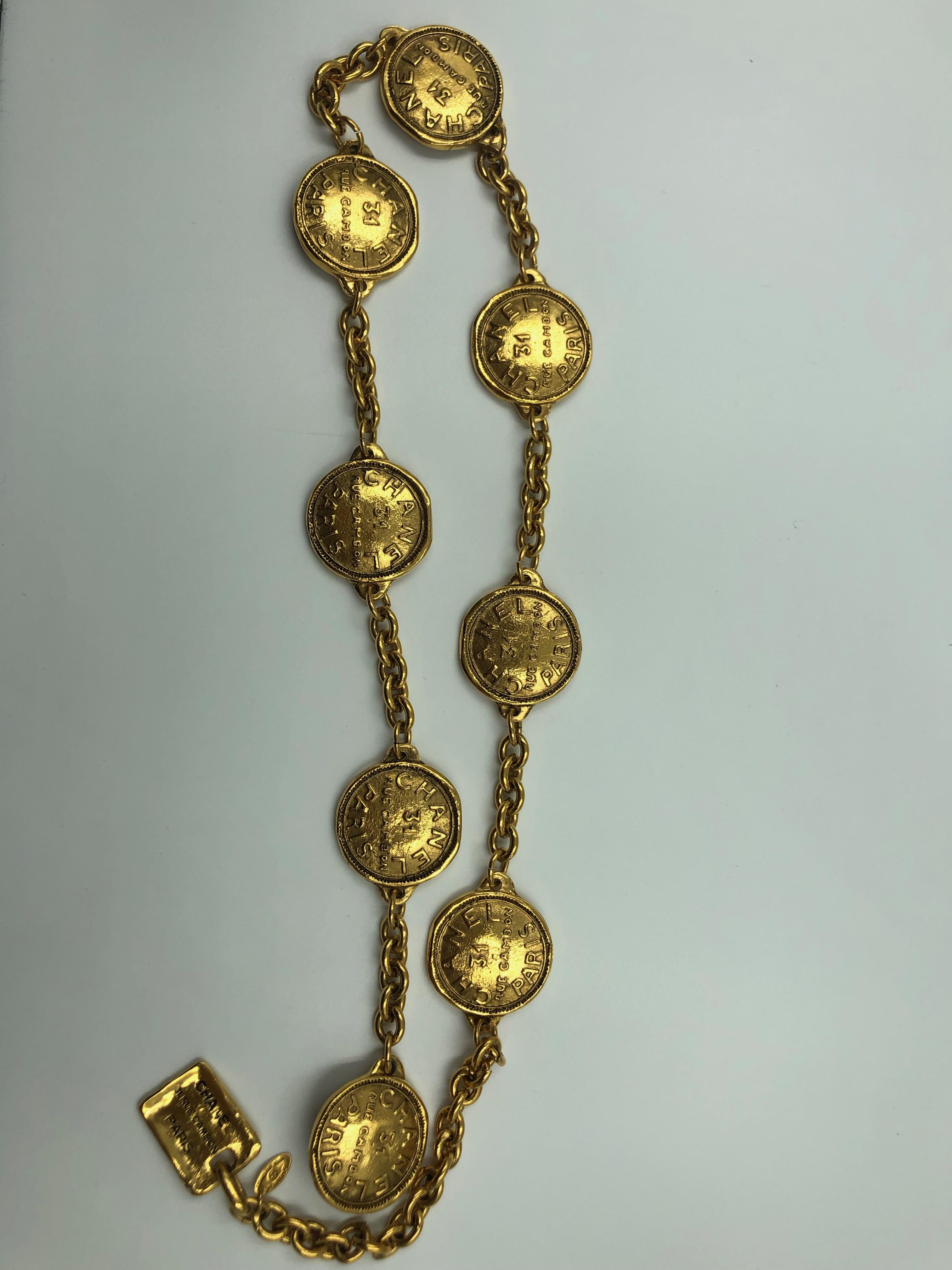 Chanel 1980's Gold Tone Metal Round Disk Chain Belt In Good Condition In Los Angeles, CA