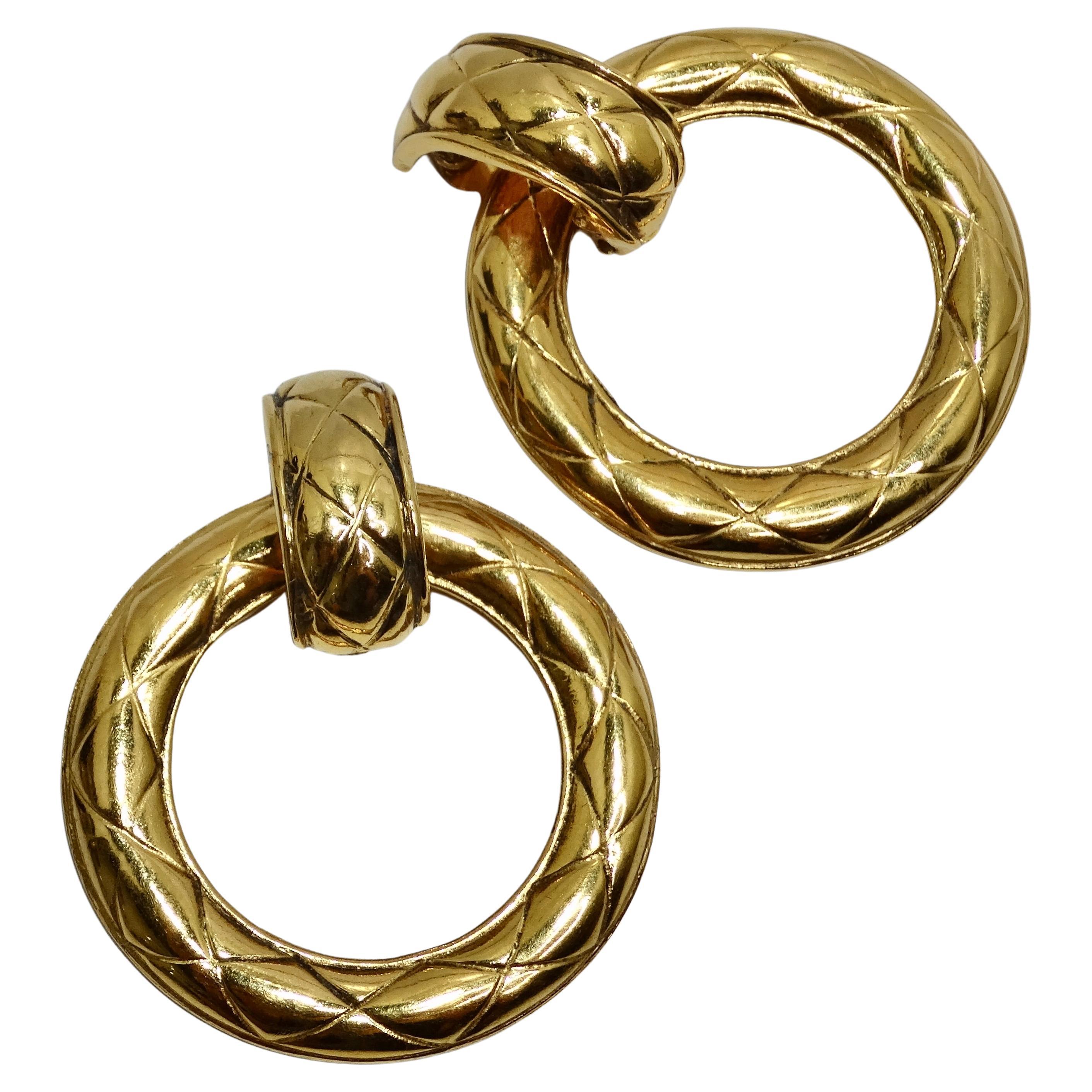 Chanel 1980s Gold Tone Quilted Hoop Earrings For Sale
