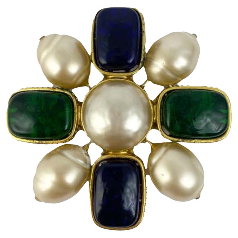 Chanel 1980s Gripoix Glass Pearl Brooch For Sale