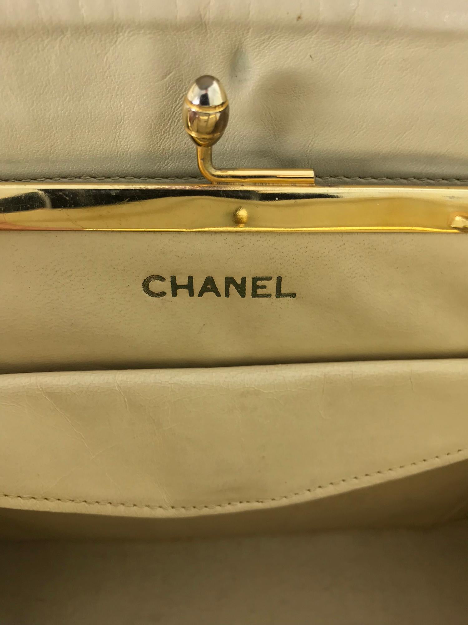 Chanel 1980s Ivory Chevron Kiss Lock Center Chain Handle Bag 1