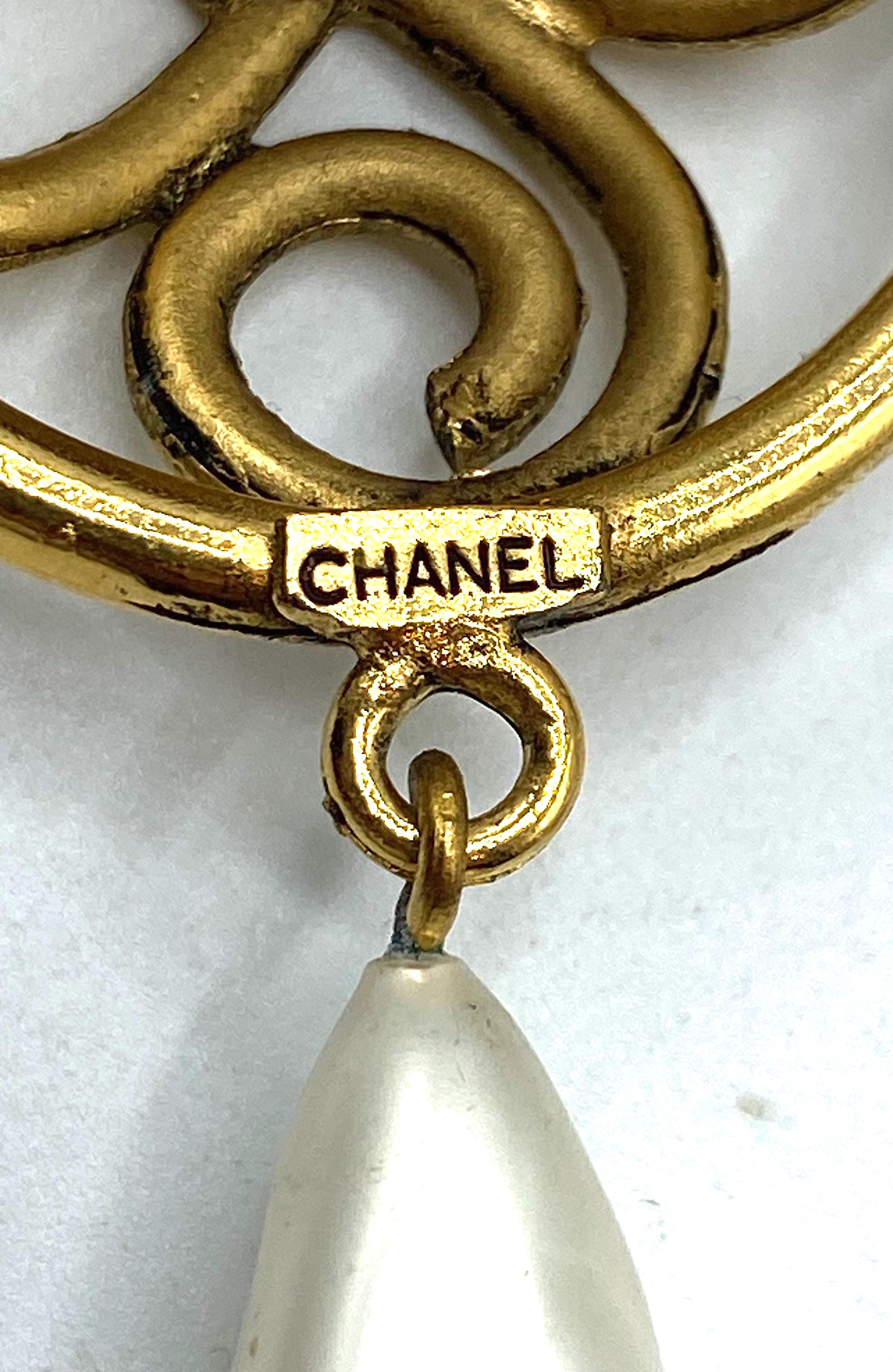 Chanel 1980s Large Gold & Pearl Pendant Earrings attr. Robert Goossens For Sale 6