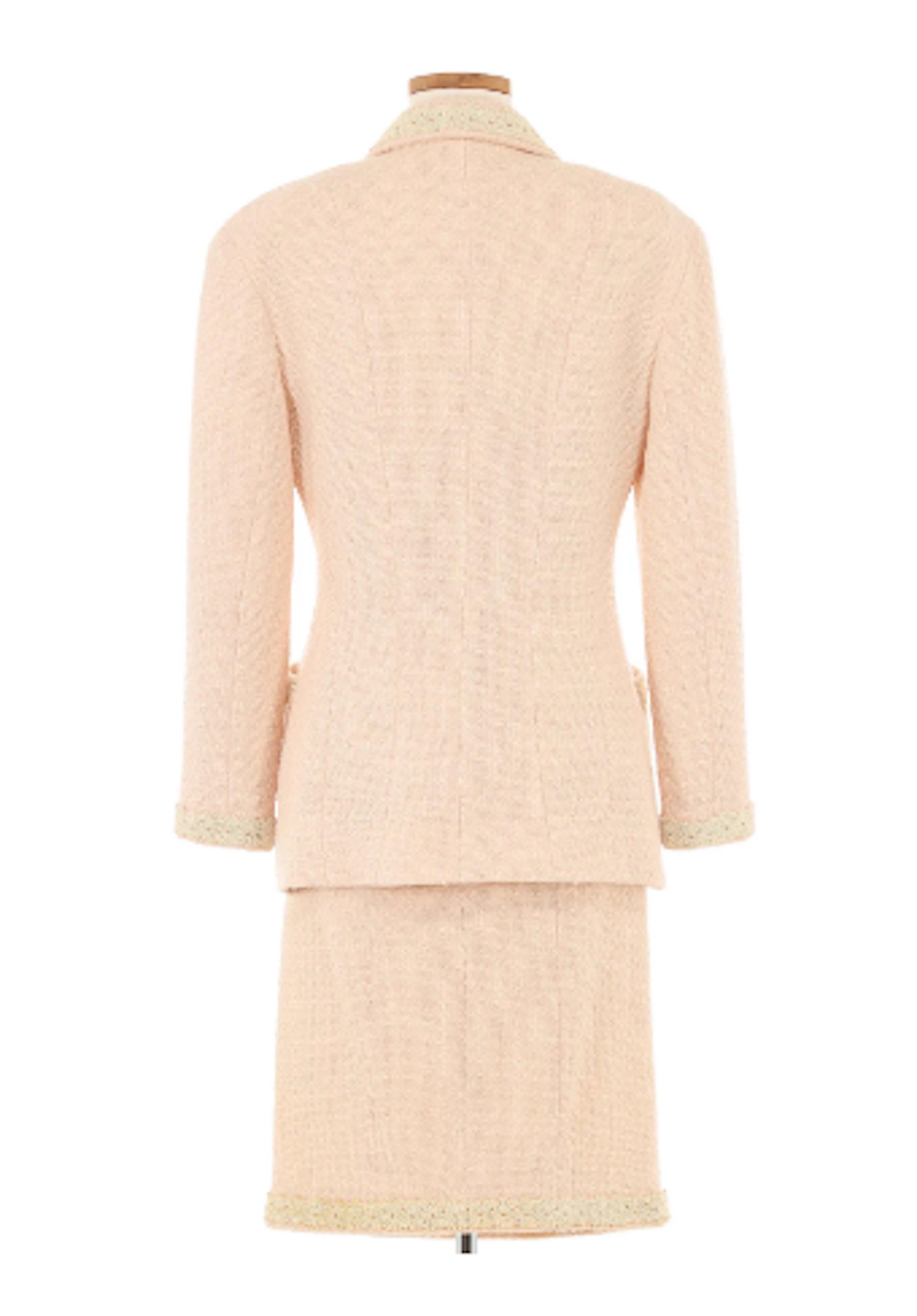VINTAGE GRACE NY

Chanel Light Pink Tweed with Cream Embroidery Skirt Suit circa 1980s. In a soft light pink tweed & cream lining throughout, with tailoring to exquisitely shape your form, this piece is the perfect look of feminine elegance.