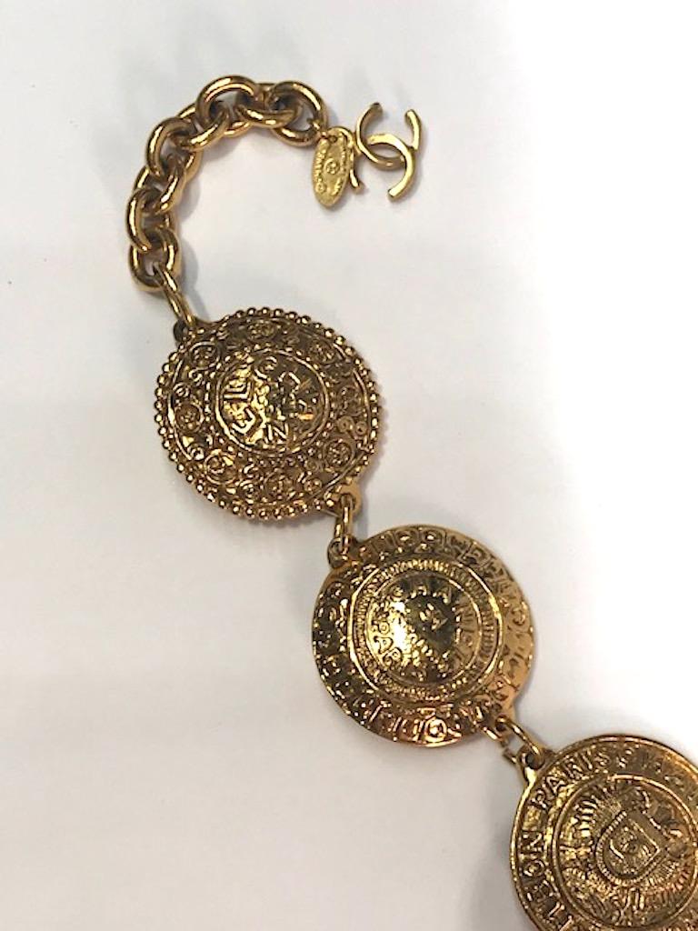 Chanel 1980s Medallion Link Bracelet In Good Condition In New York, NY