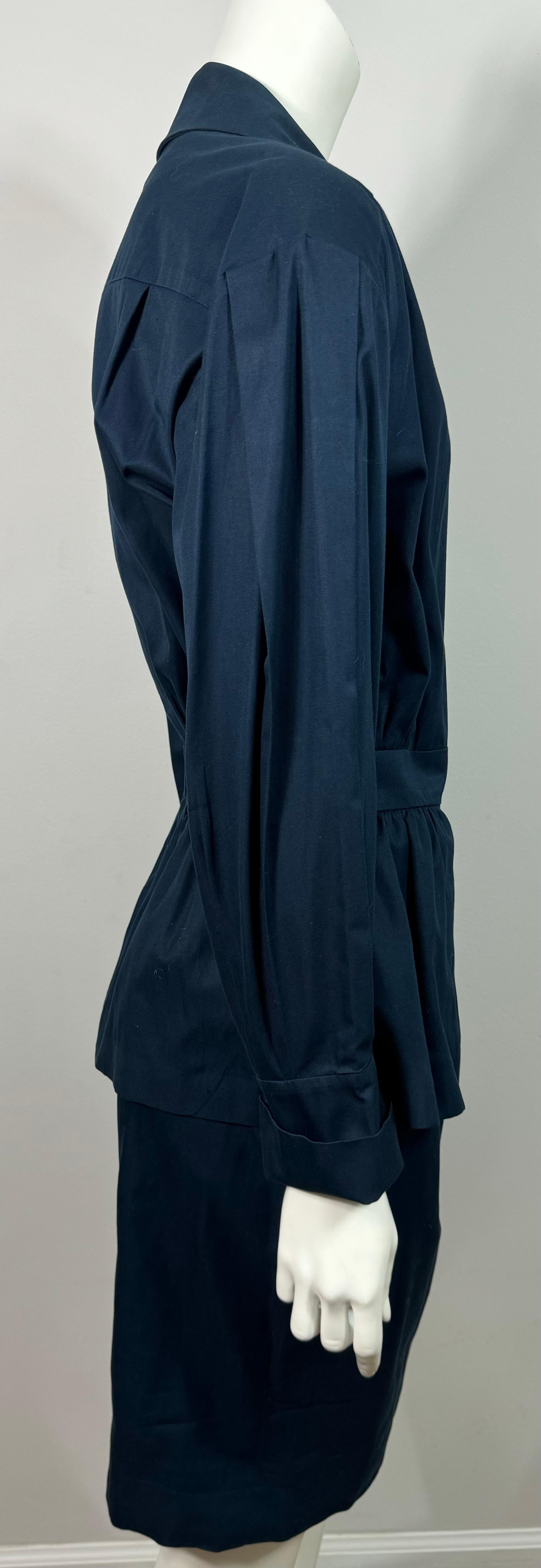 Chanel 1980's Navy Cotton Cinched Waist Jacket Skirt Suit - Size 38 For Sale 7