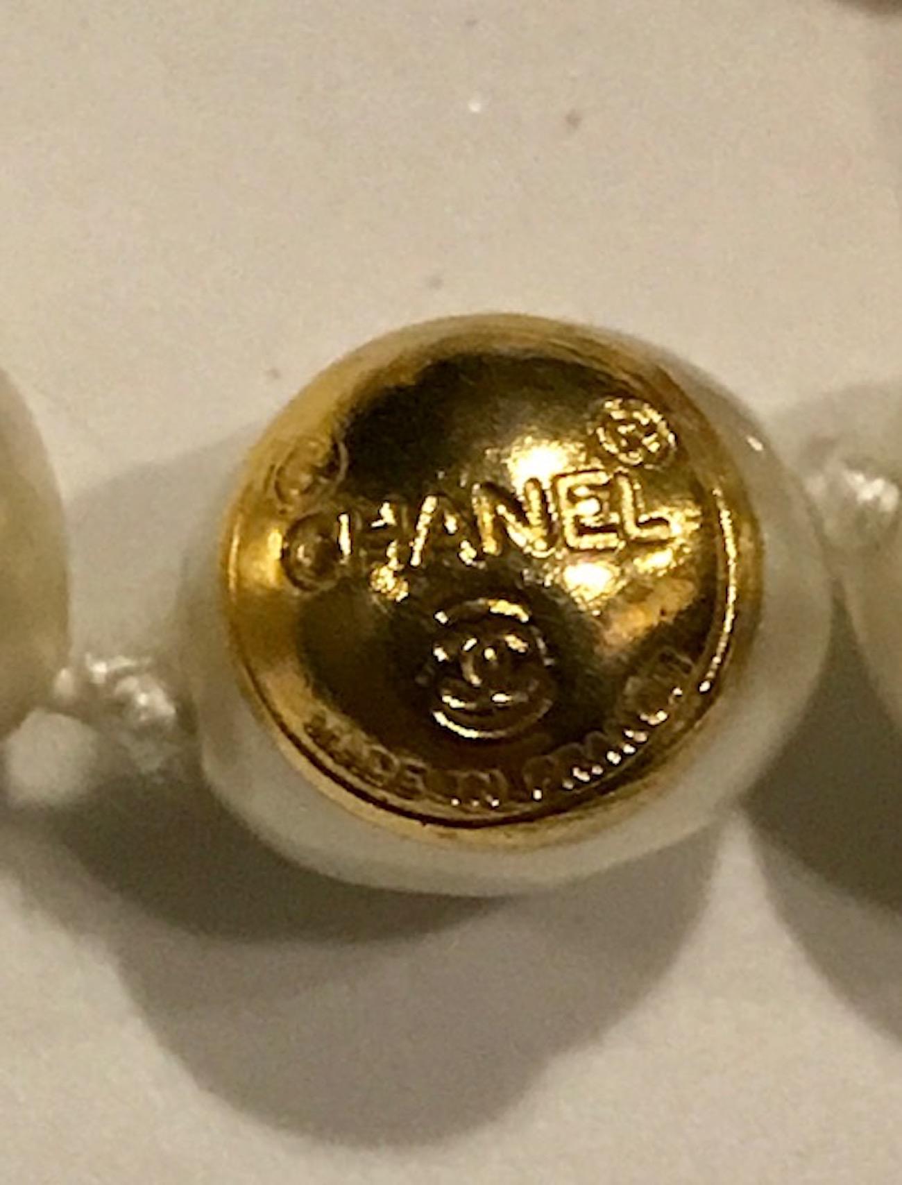 Women's Chanel 1980s Pearl with Gold and Rhinestone Accent Necklace