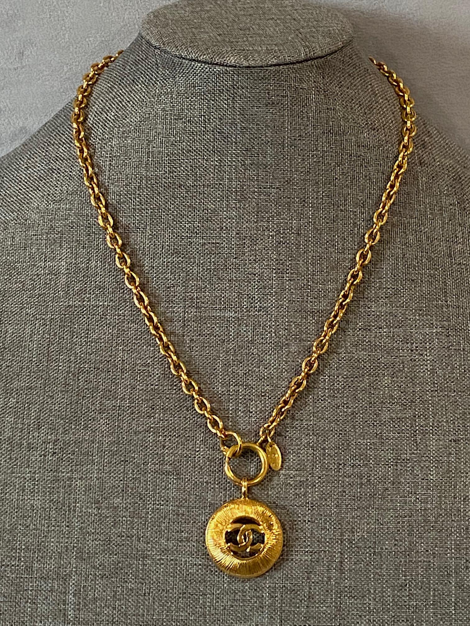Chanel 1980s Pendant Necklace In Excellent Condition In New York, NY