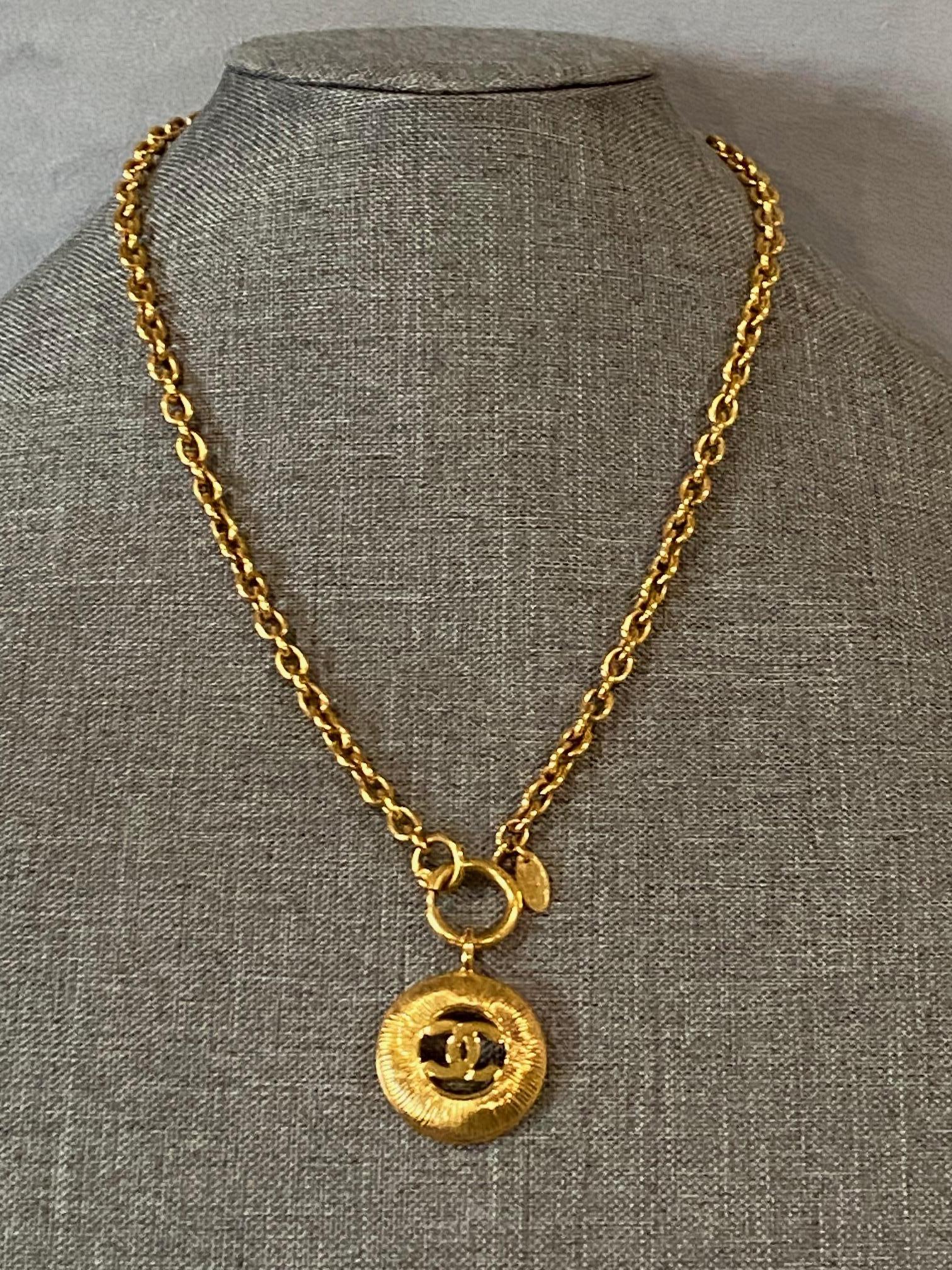 Chanel 1980s Pendant Necklace 1
