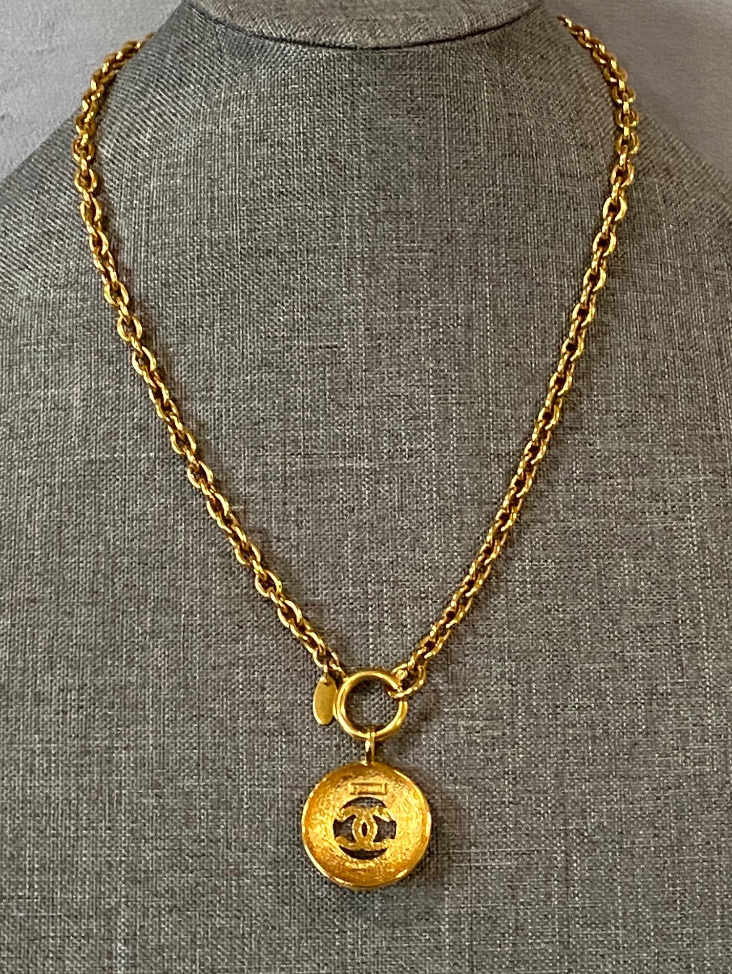 Chanel 1980s Pendant Necklace 3