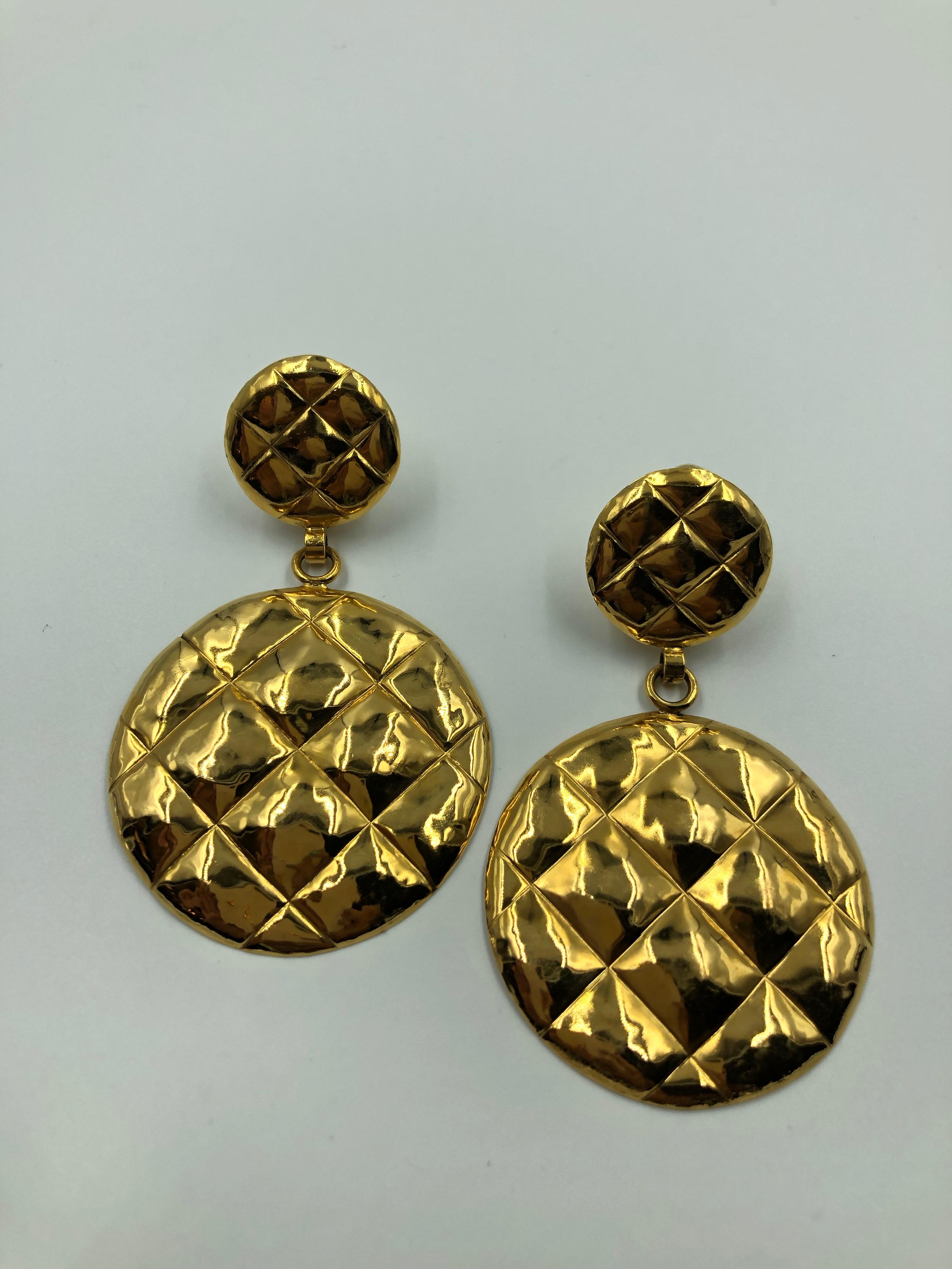 Chanel 1980's Quilted Gold Tone Metal Clip Earrings  2