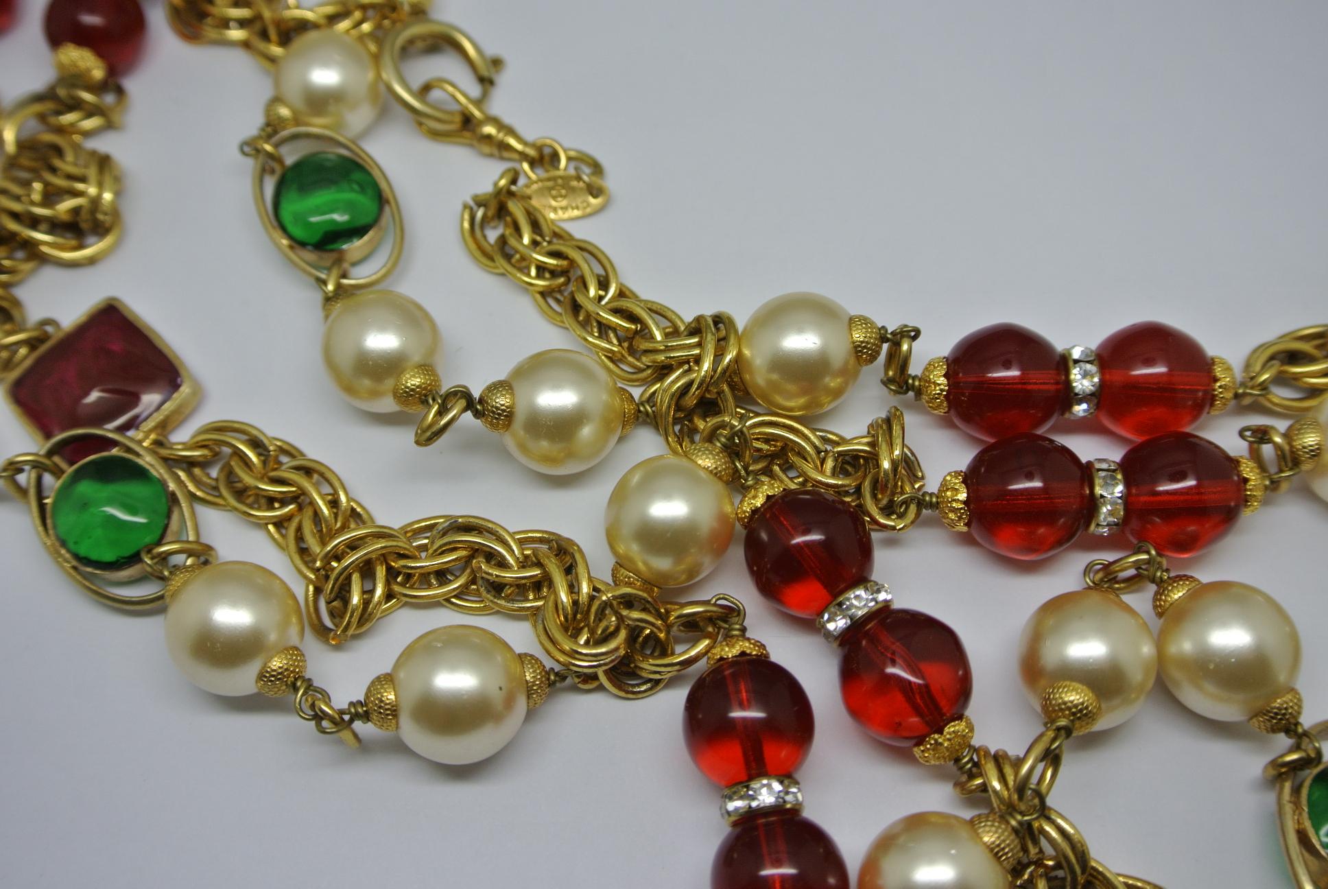 Byzantine Chanel 1980s Red Green Gripoix Poured Glass Faux Pearl Necklace