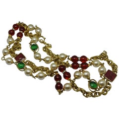 Chanel 1980s Red Green Gripoix Poured Glass Faux Pearl Necklace