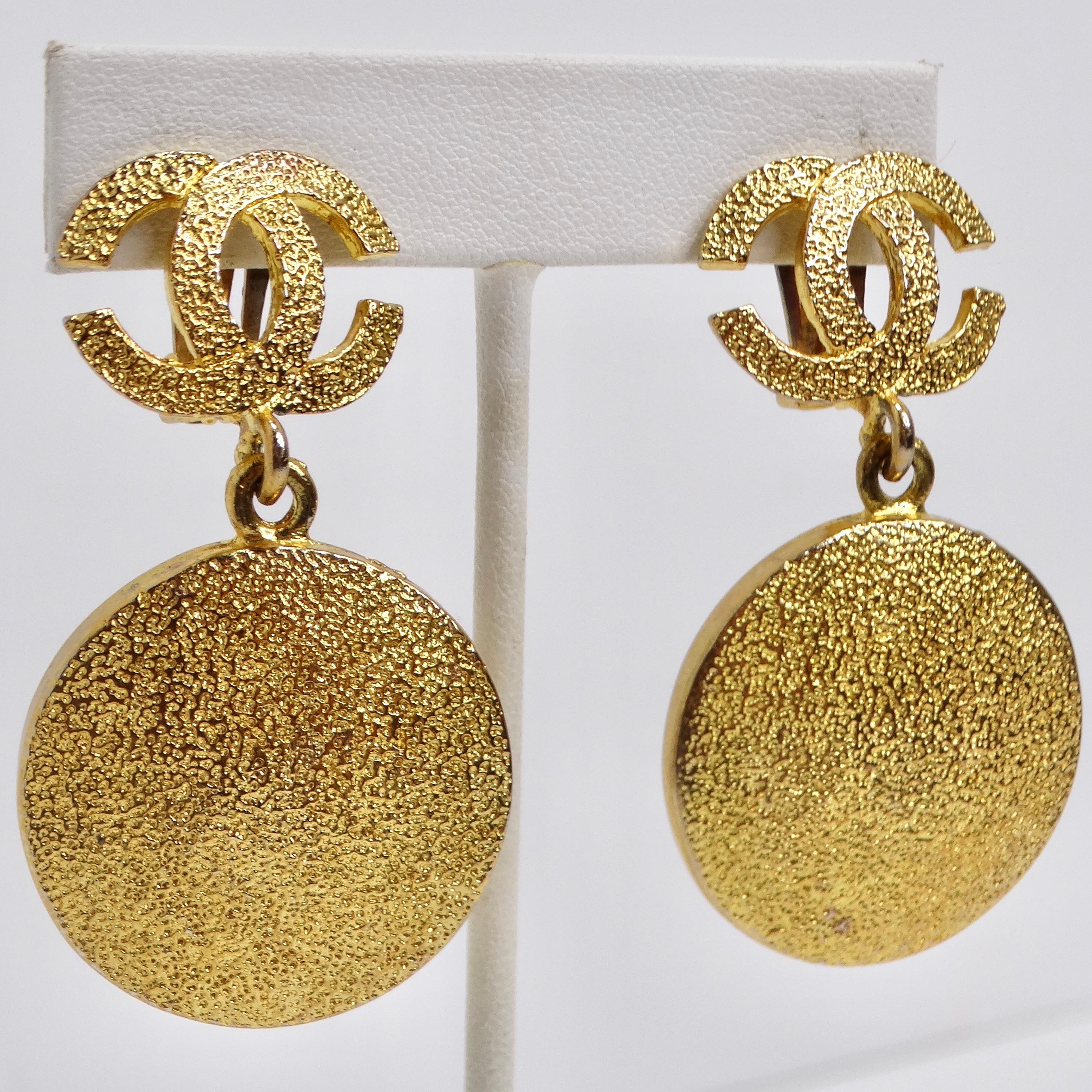 Chanel 1980s Textured Gold Tone Clip On Earrings 8