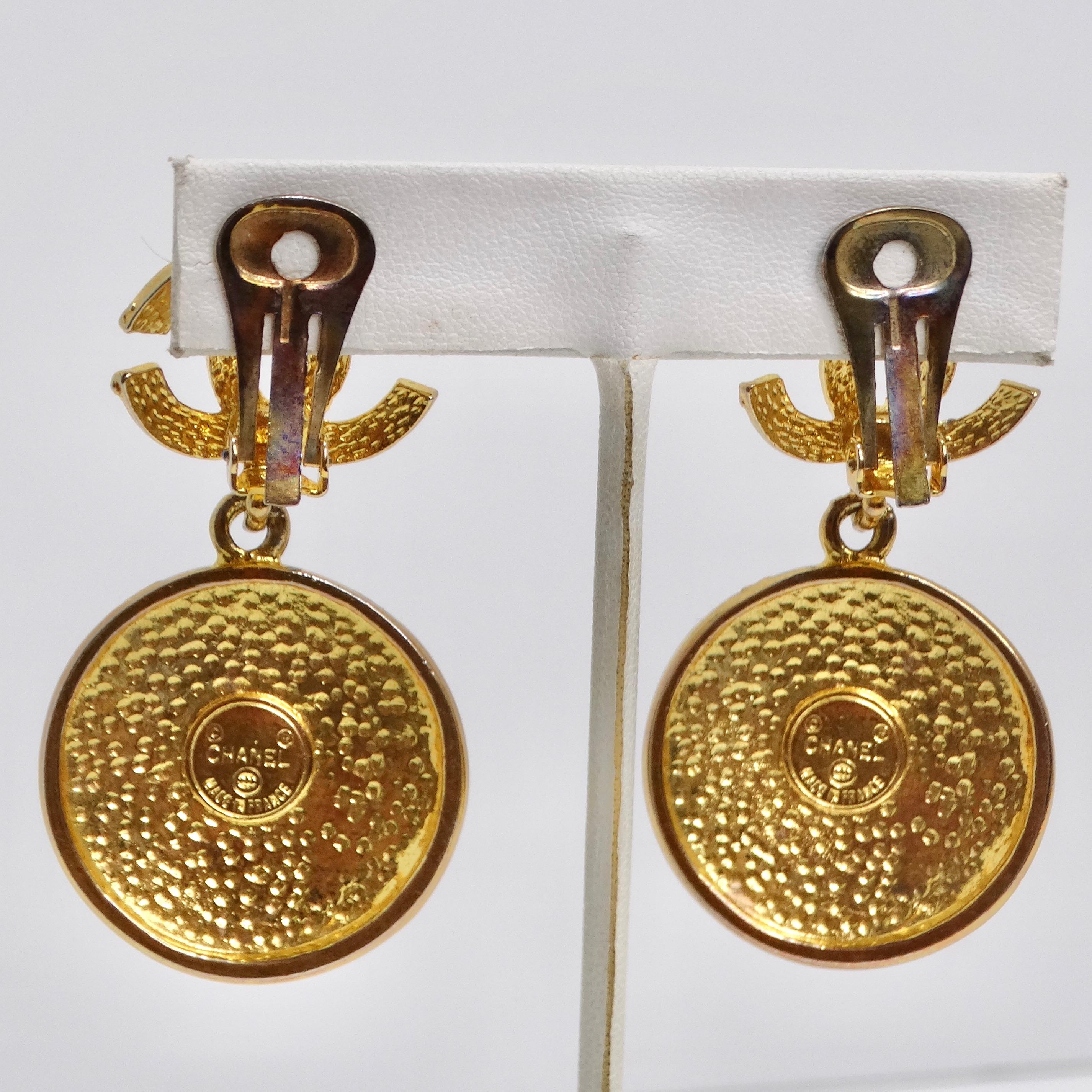 Chanel 1980s Textured Gold Tone Clip On Earrings 3