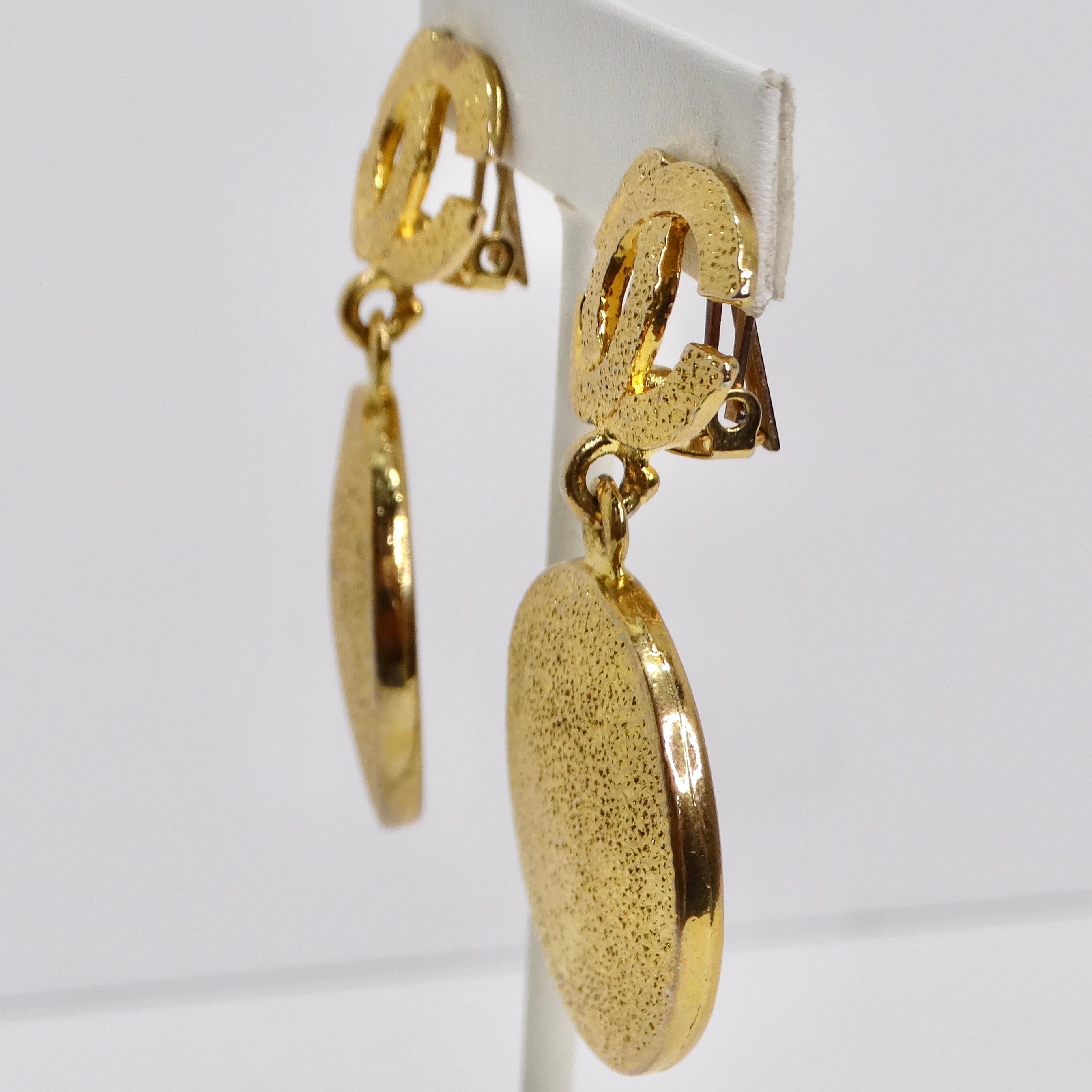 Chanel 1980s Textured Gold Tone Clip On Earrings 4