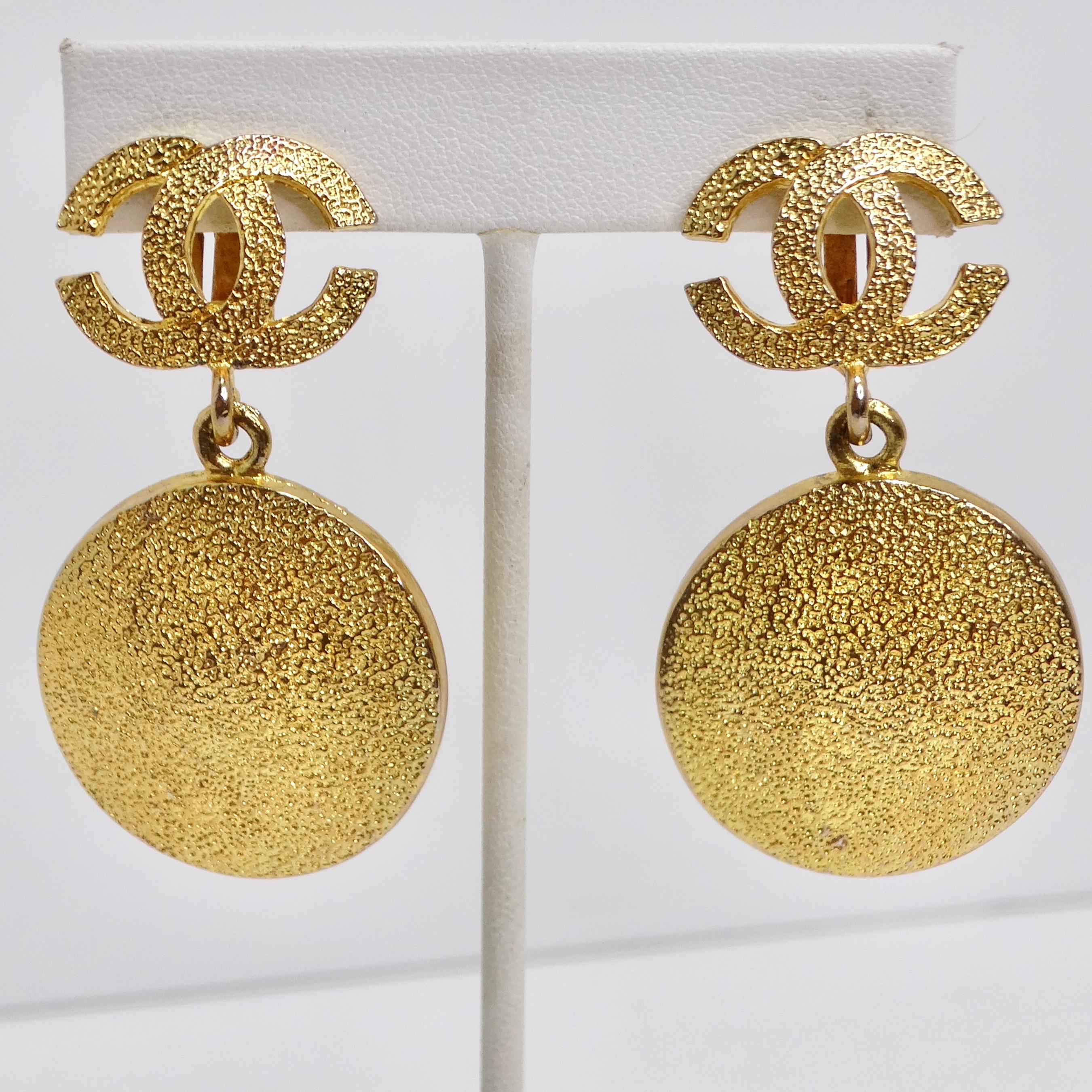 Chanel 1980s Textured Gold Tone Clip On Earrings 5