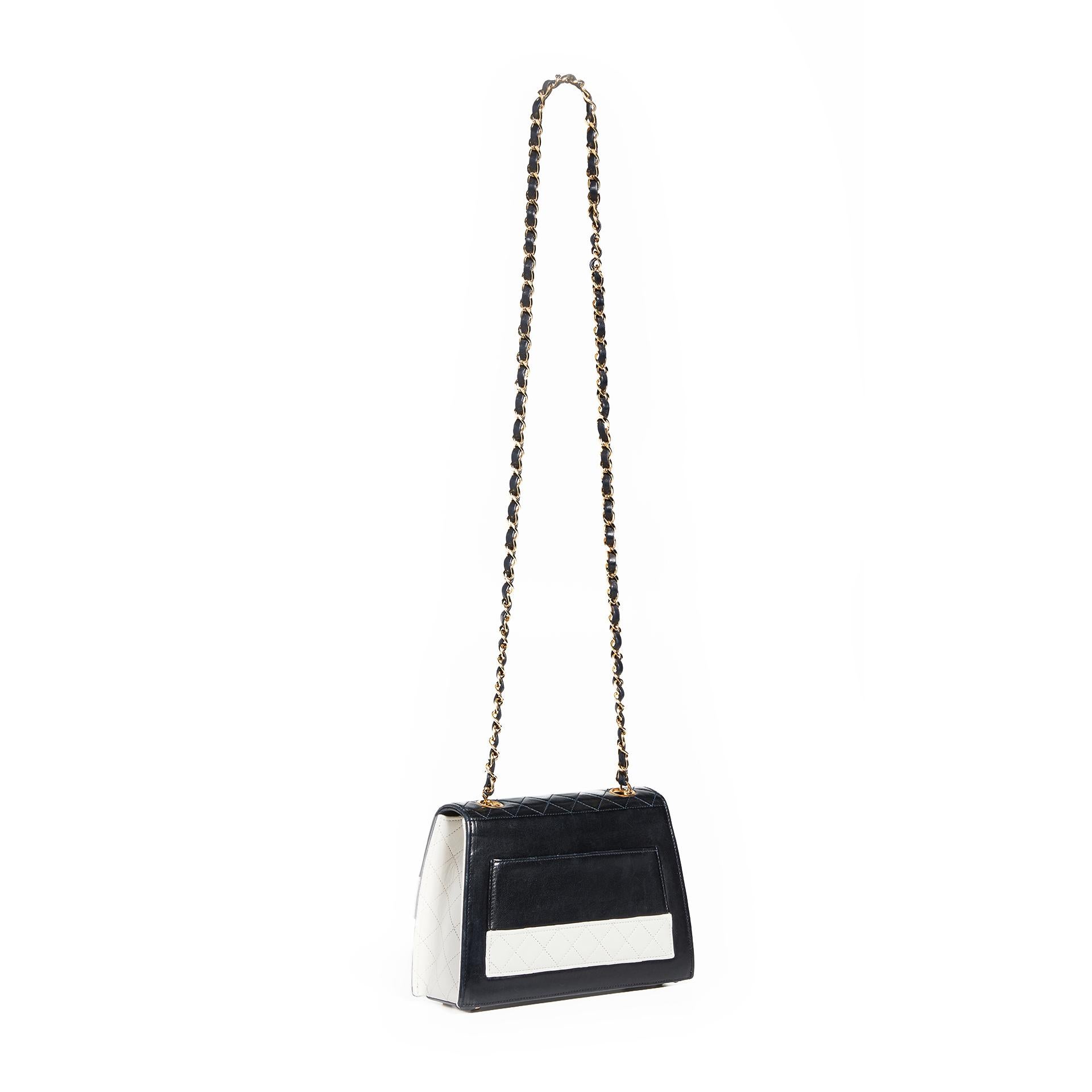 Chanel 1989 Two Tone Black and White Vintage Flap Bag For Sale 1