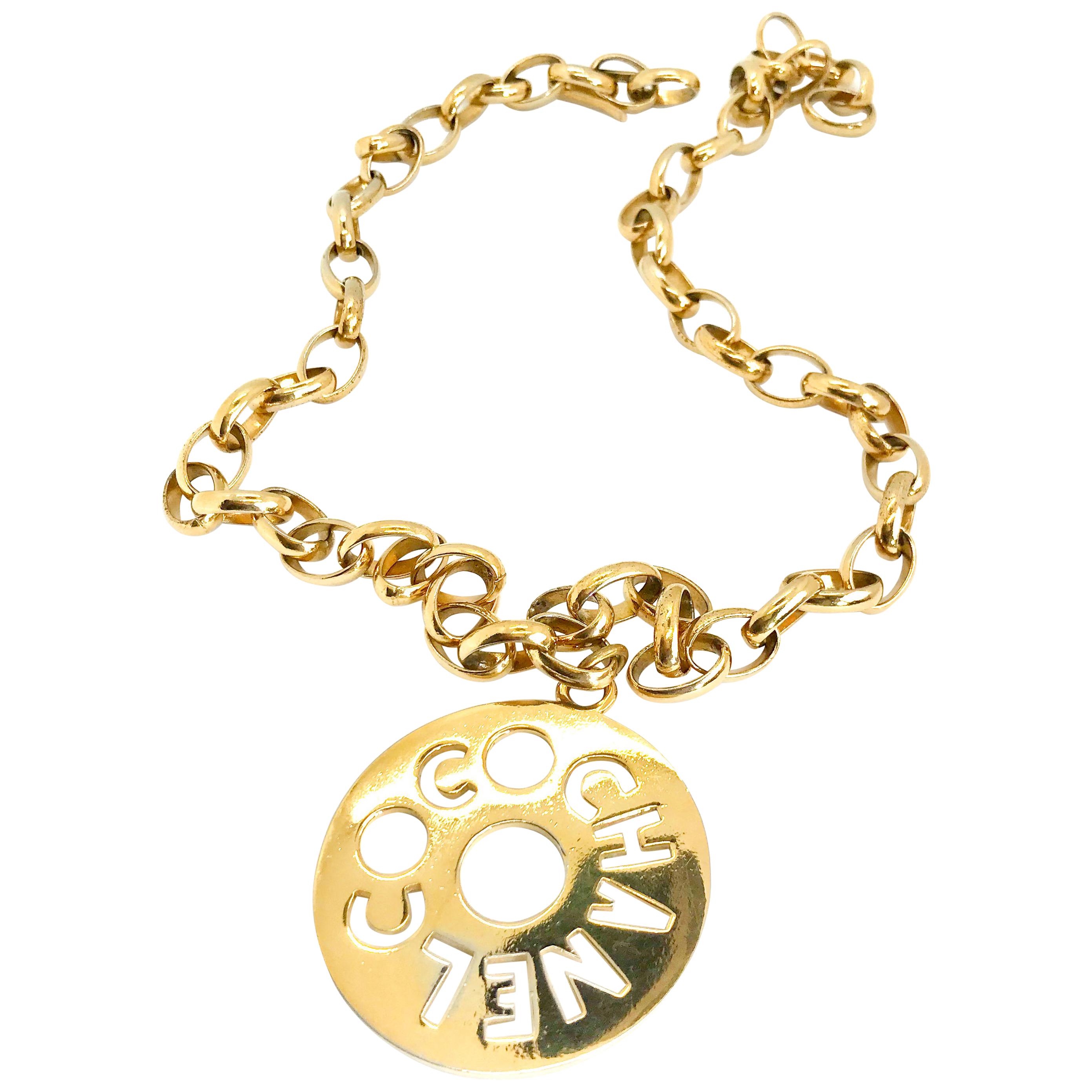 Chanel 1980s Vintage Gold Plated Pendant Necklace / Belt For Sale