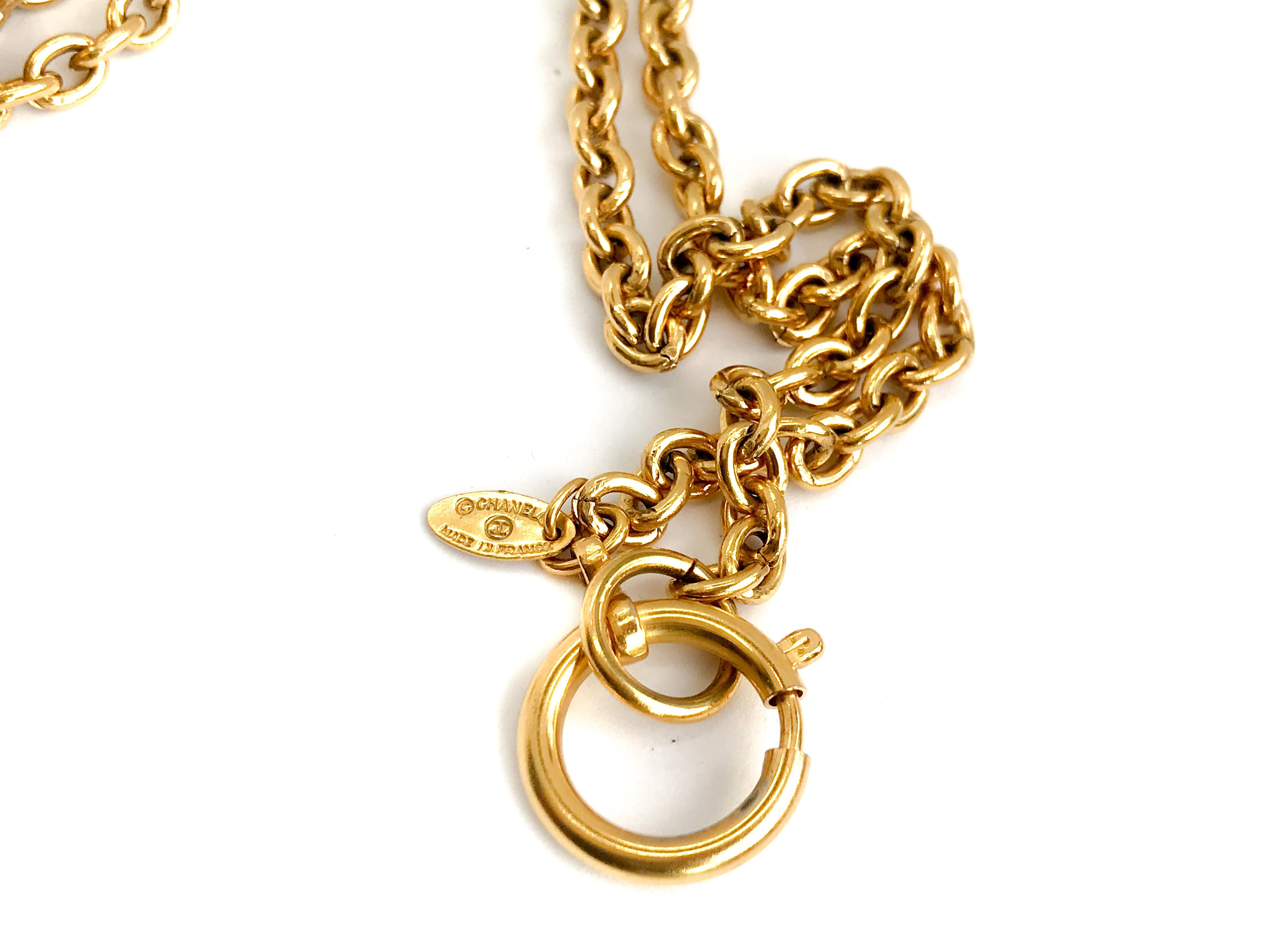 Chanel 1980s Vintage Pendant Necklace In Good Condition For Sale In London, GB