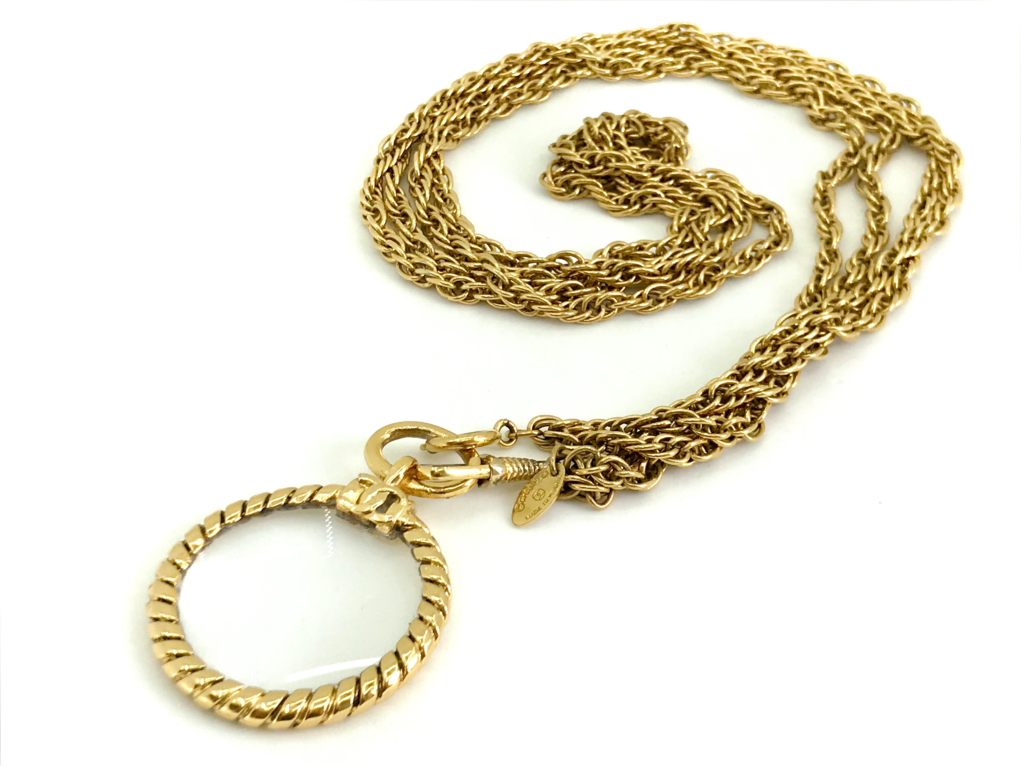 Chanel 1980s vintage long magnifying glass loupe gold plated pendant necklace For Sale 4
