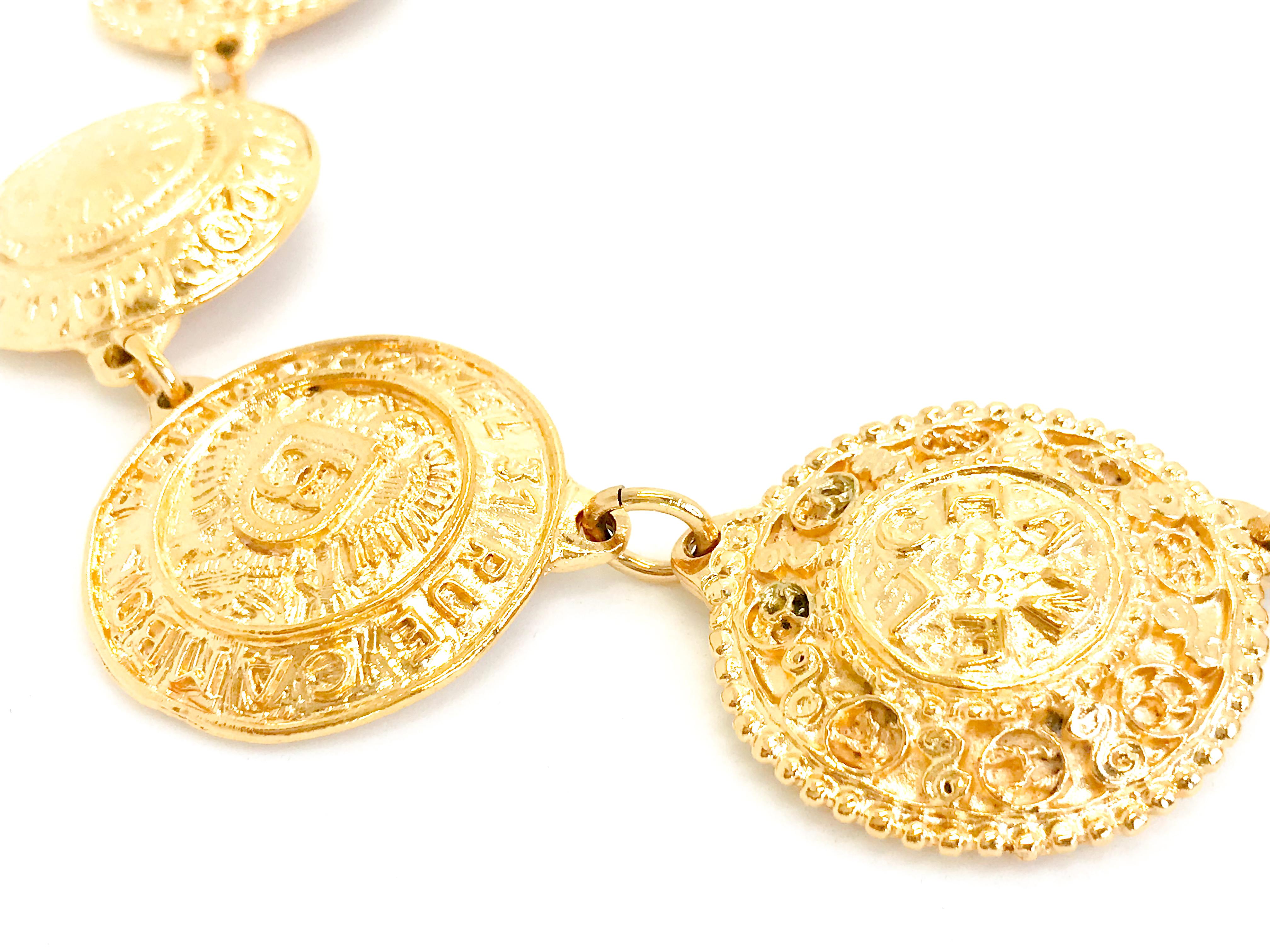 Women's or Men's Chanel 1980s Vintage Medallion Necklace For Sale