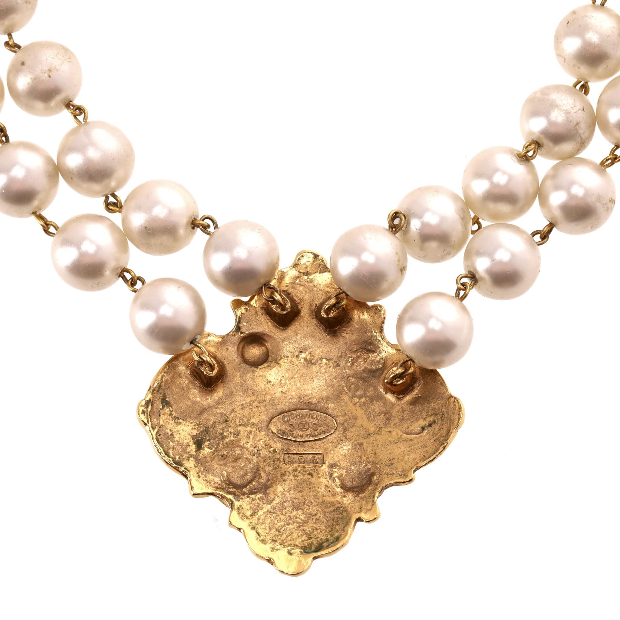 Women's Chanel 1980's Vintage Pearl & 24k Gold Plated Necklace