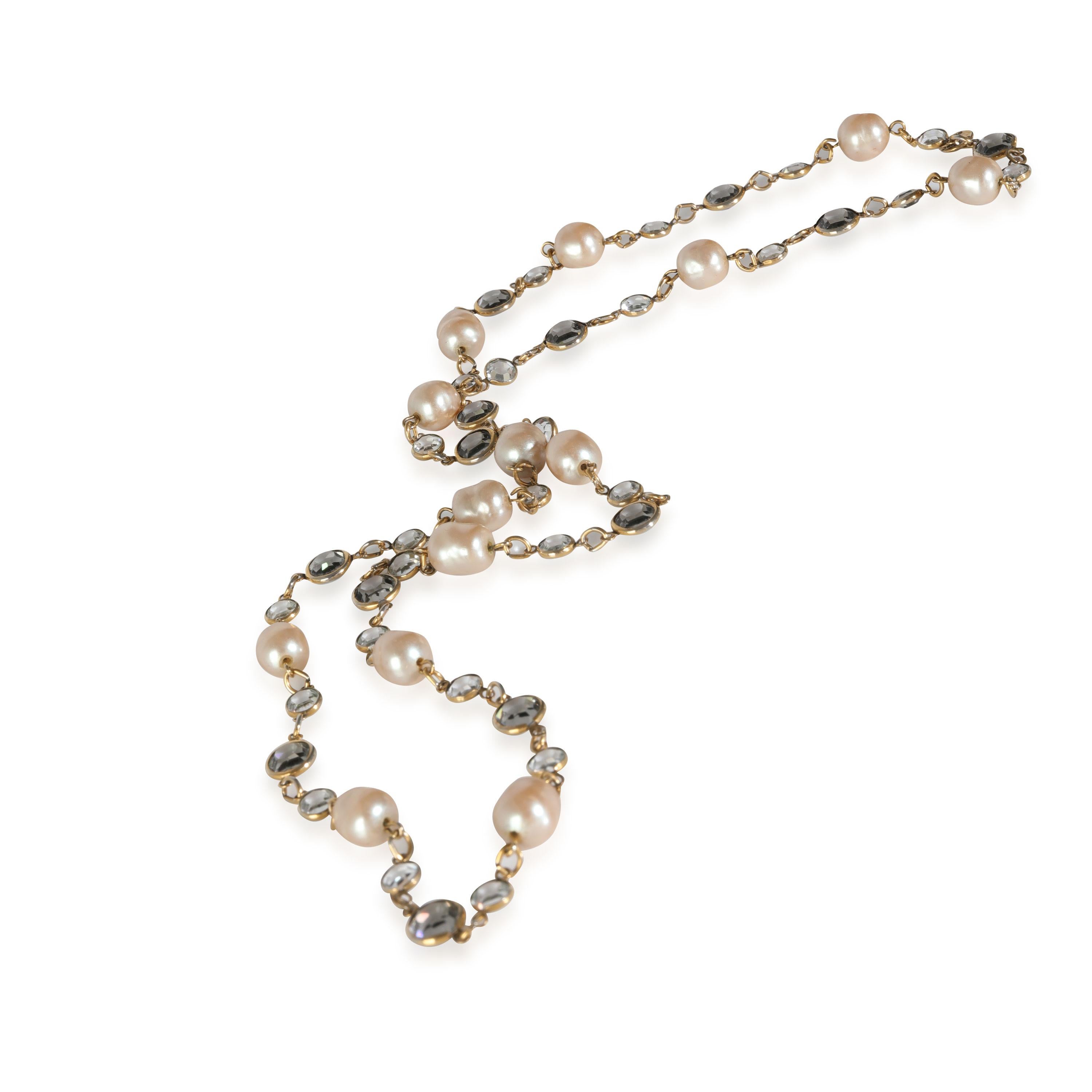 hanel 1981 Vintage Gripoix Necklace in Gold Plated

PRIMARY DETAILS
SKU: 144156
Listing Title: Chanel 1981 Vintage Gripoix Necklace in Gold Plated
Condition Description: Retails for 2500 USD. In very good condition. 36 inches in length. Pearls have