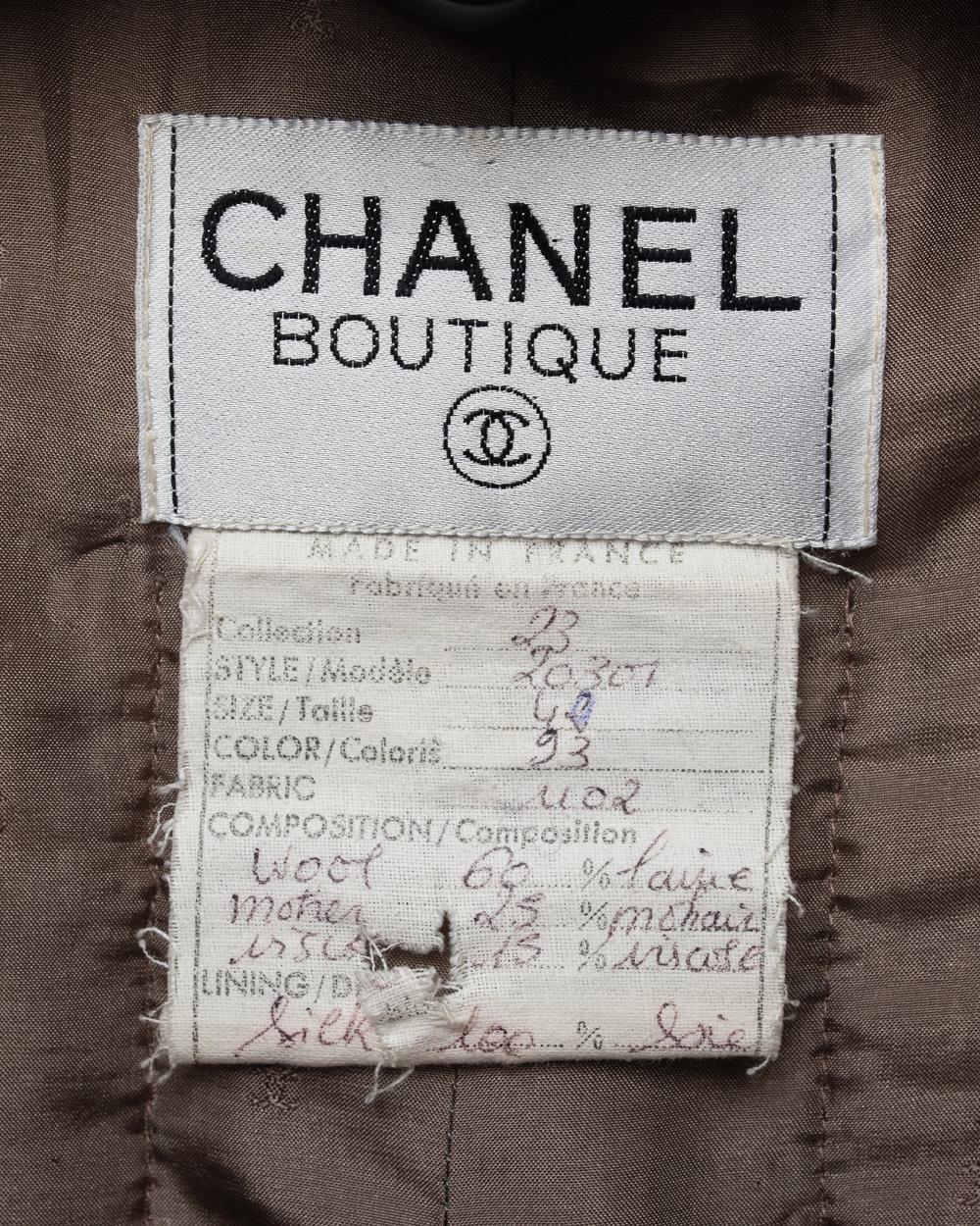 Chanel 1986 Vintage Brown Tweed Jacket with Gold CC Buttons - 42 / 10 For Sale 3