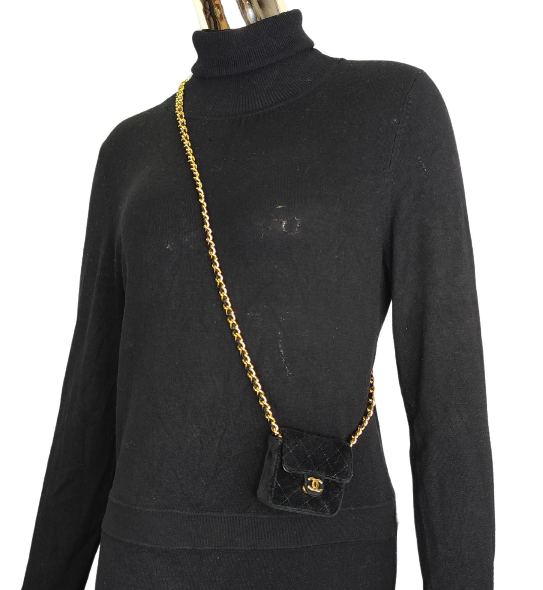 Chanel 1987 black velvet chain and leather strap micro mini bag In Good Condition For Sale In Milano, IT