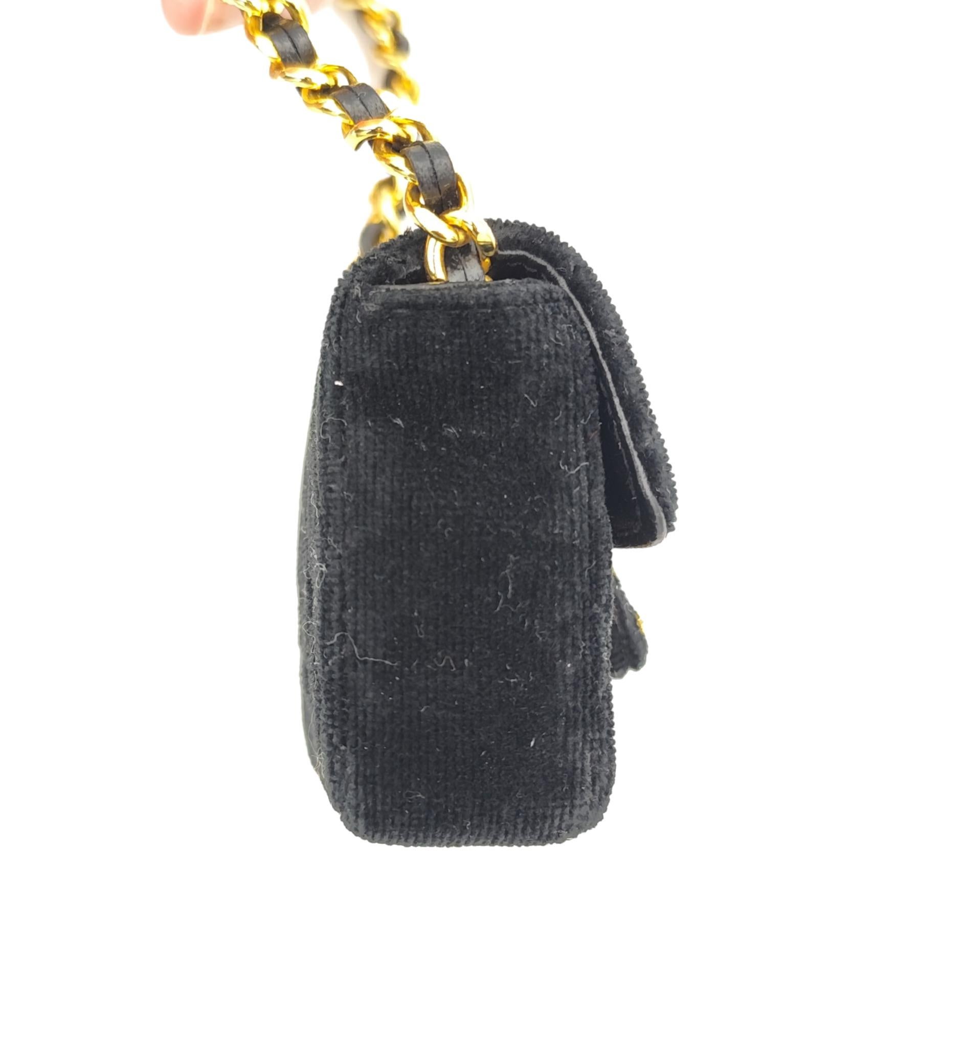 Chanel 1987 black velvet chain and leather strap micro mini bag For Sale 4
