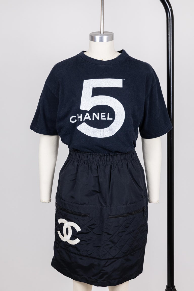 Chanel 1987 Vintage Black Cotton No.5 T-Shirt For Sale at 1stDibs
