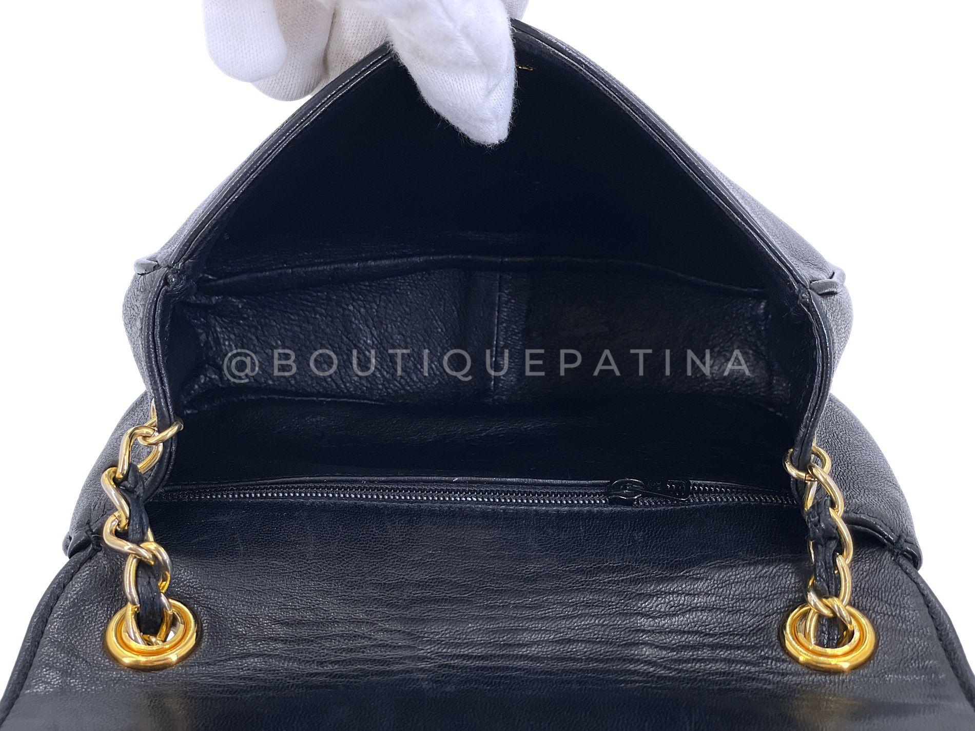 Chanel 1987 Vintage Negro Logo Gigante Mini Flap Bag 24k GHW 69047 en venta 7