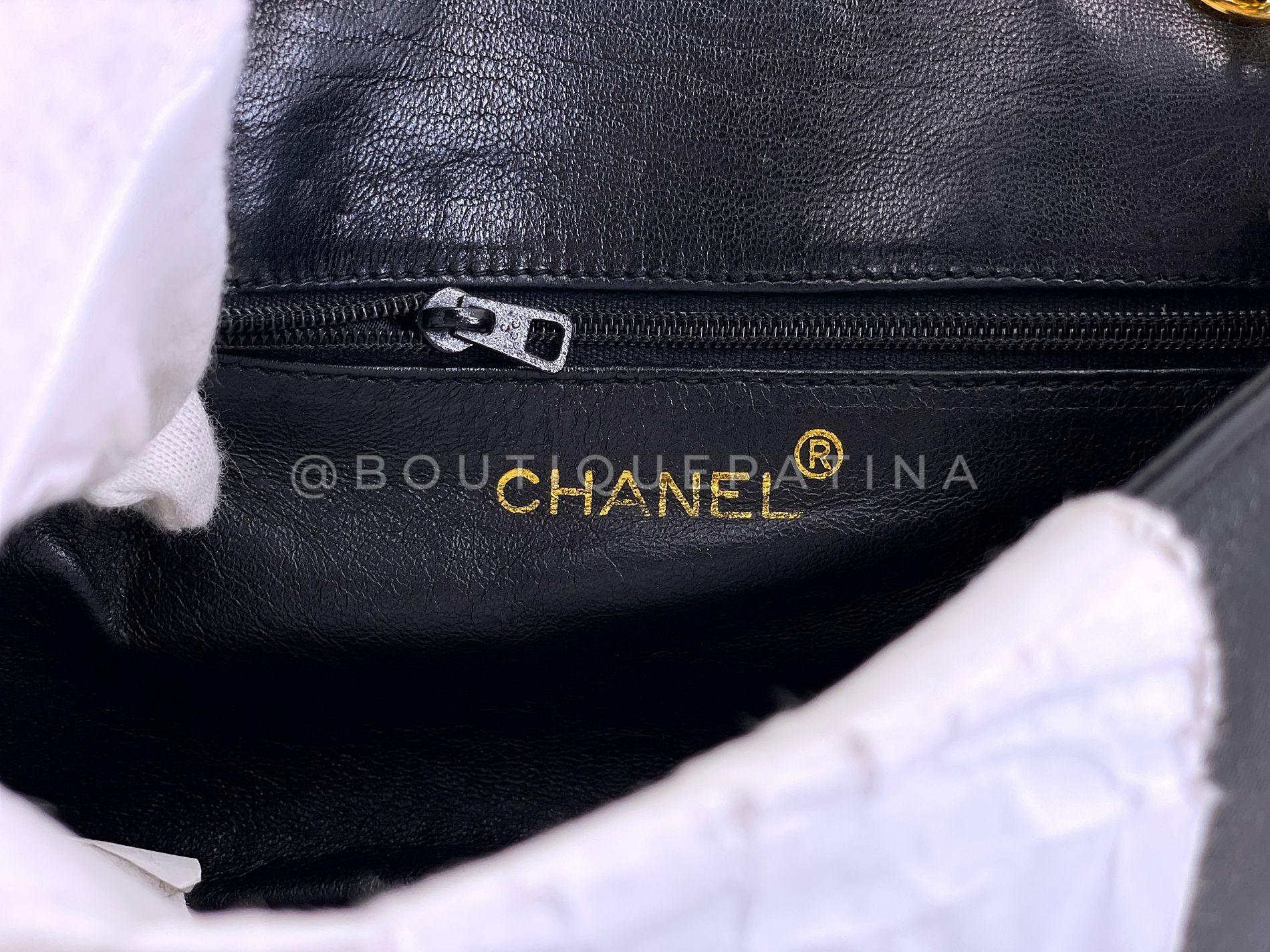 Chanel 1987 Vintage Negro Logo Gigante Mini Flap Bag 24k GHW 69047 en venta 8