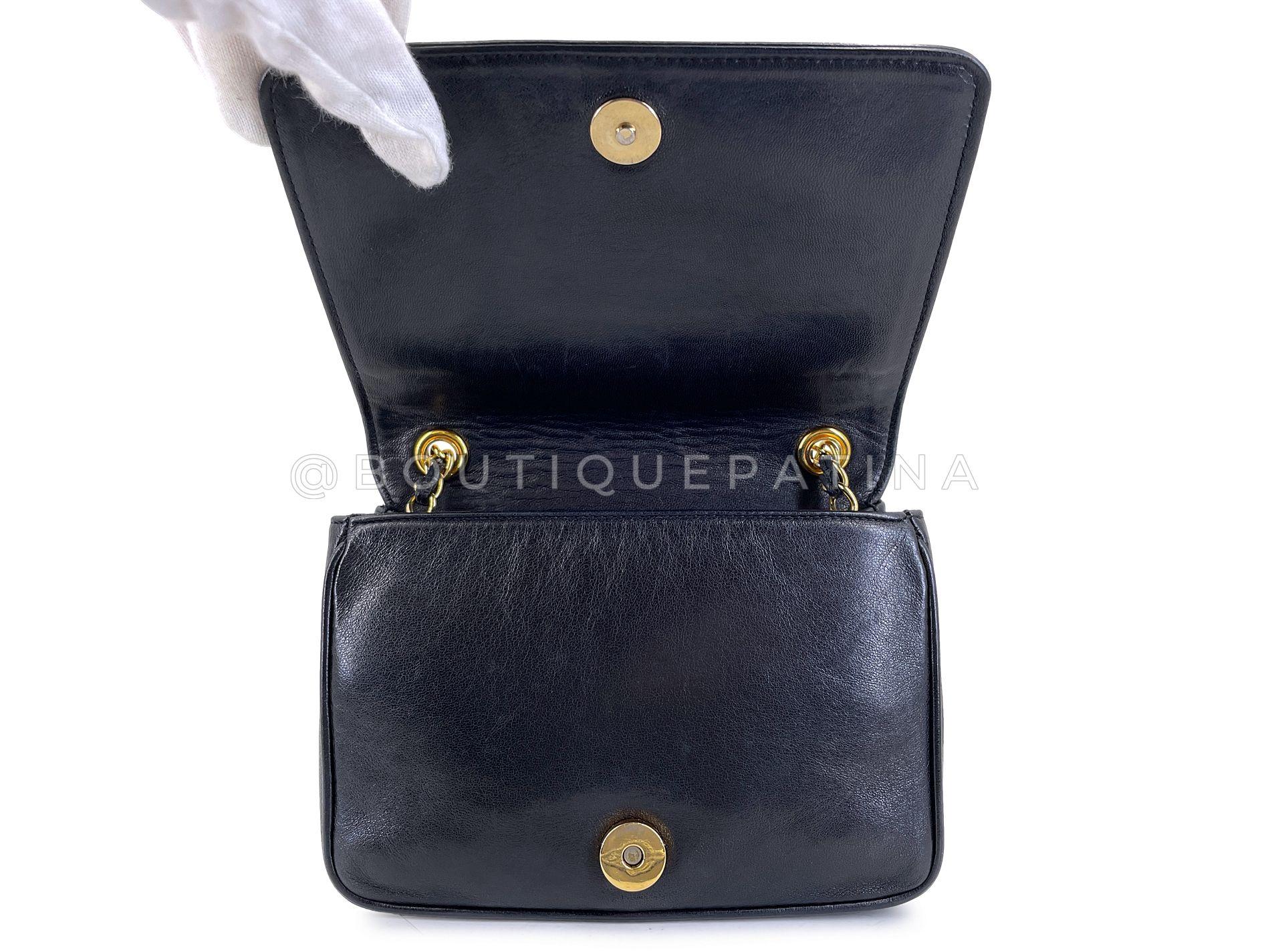 Chanel 1987 Vintage Negro Logo Gigante Mini Flap Bag 24k GHW 69047 en venta 5