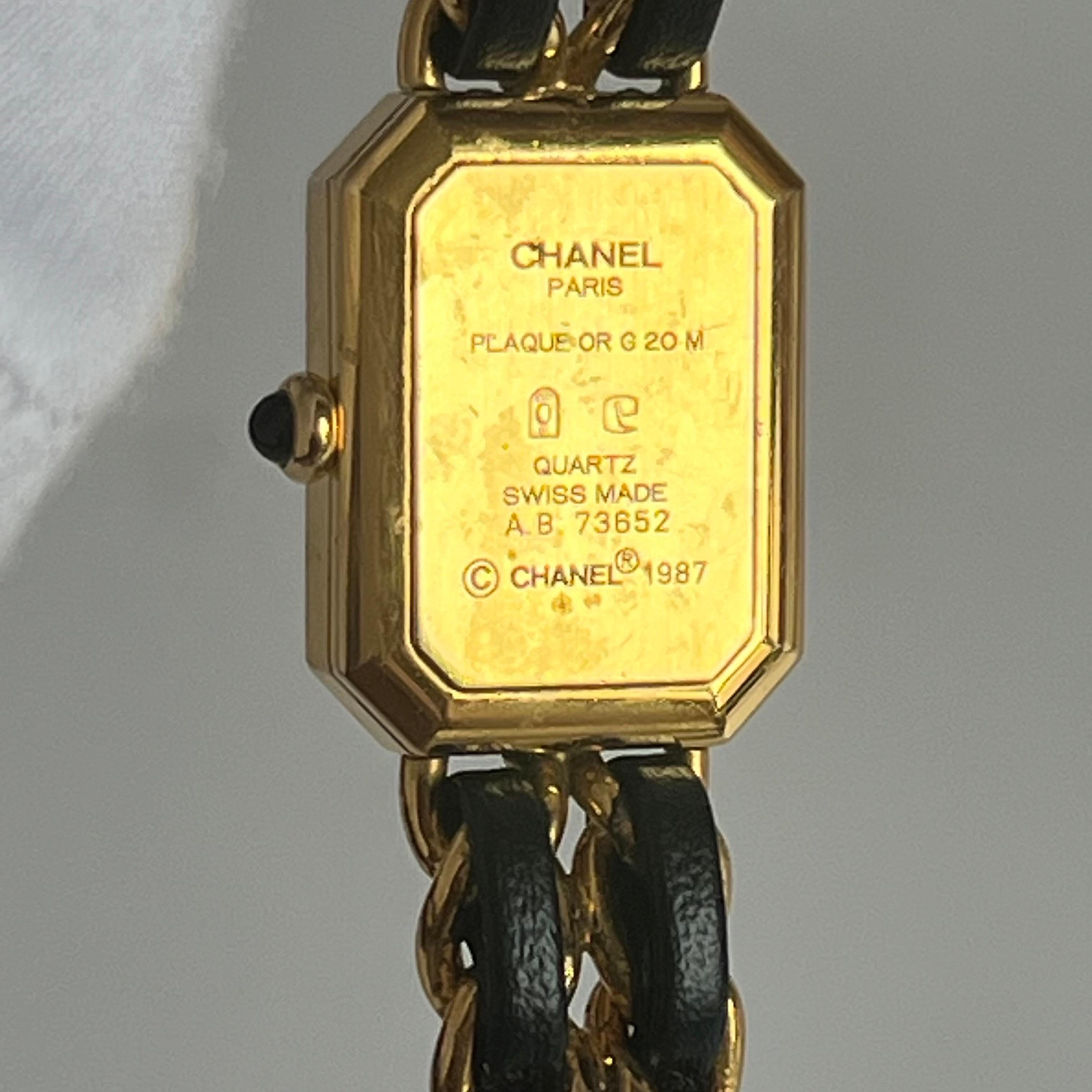 CHANEL 1987 Vintage PREMIERE Watch L Black Leather and 24KT Yellow Gold Plated In Good Condition For Sale In AUBERVILLIERS, FR