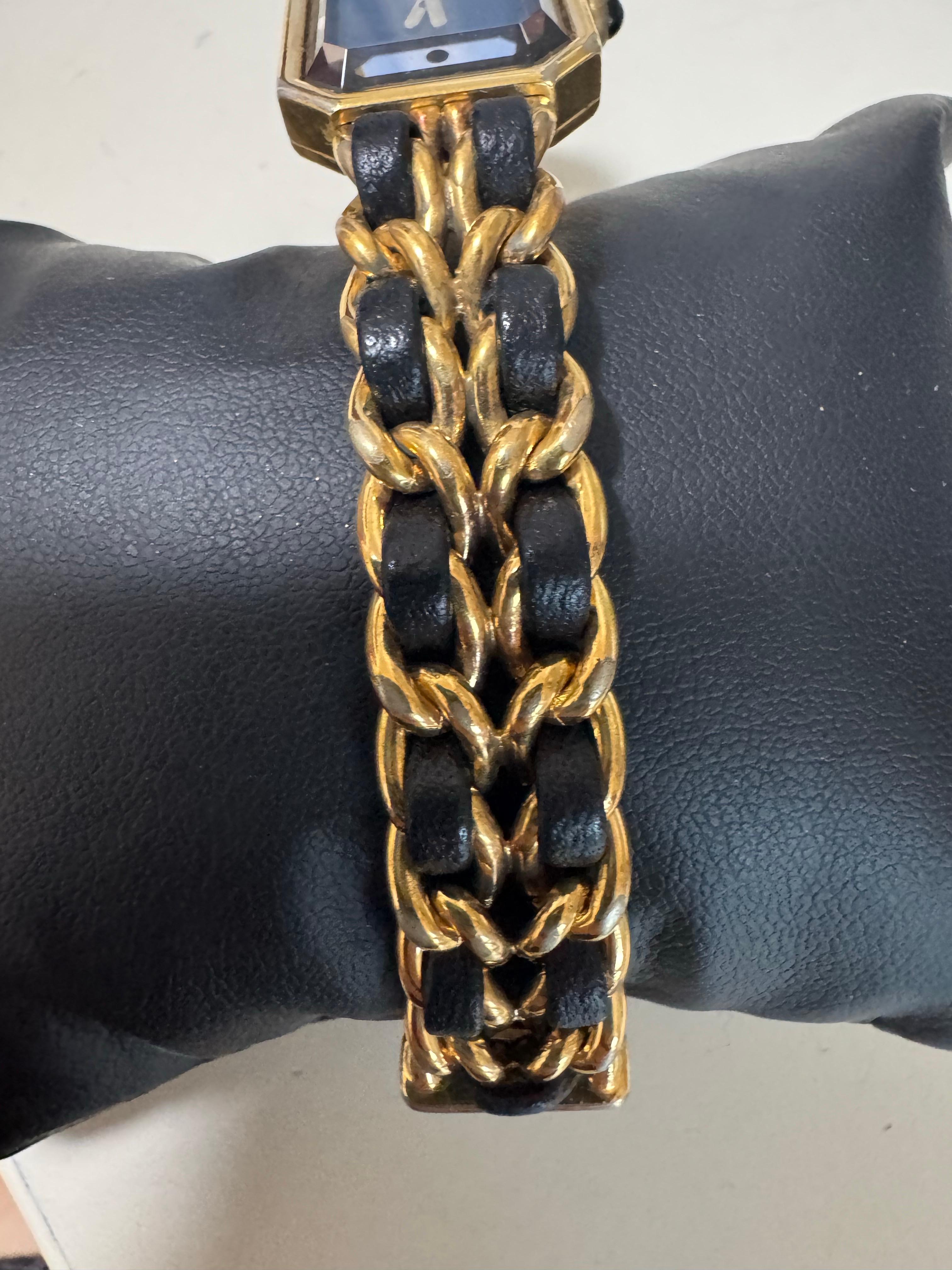 CHANEL 1987 Vintage PREMIERE Montre M Cuir Noir et Plaqué Or Jaune 24KT en vente 6
