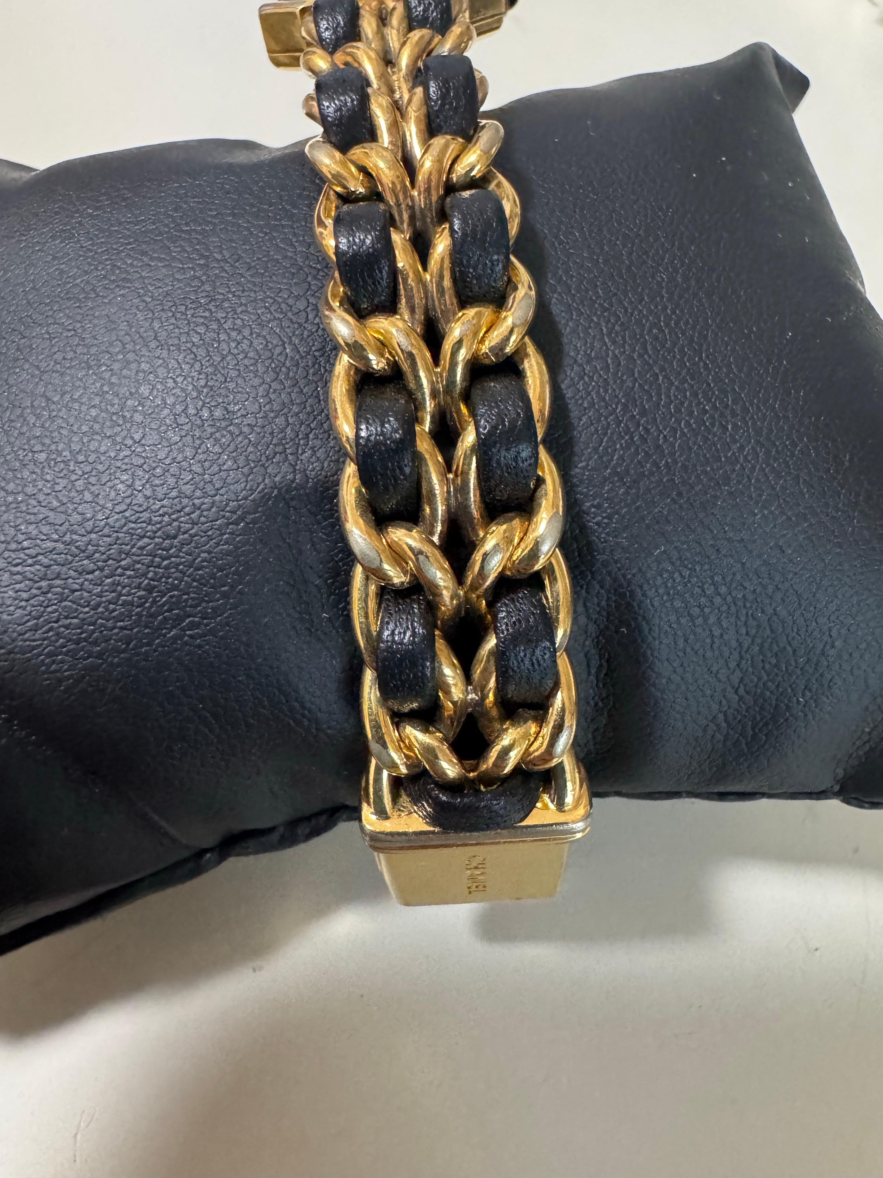 CHANEL 1987 Vintage PREMIERE Montre M Cuir Noir et Plaqué Or Jaune 24KT en vente 9