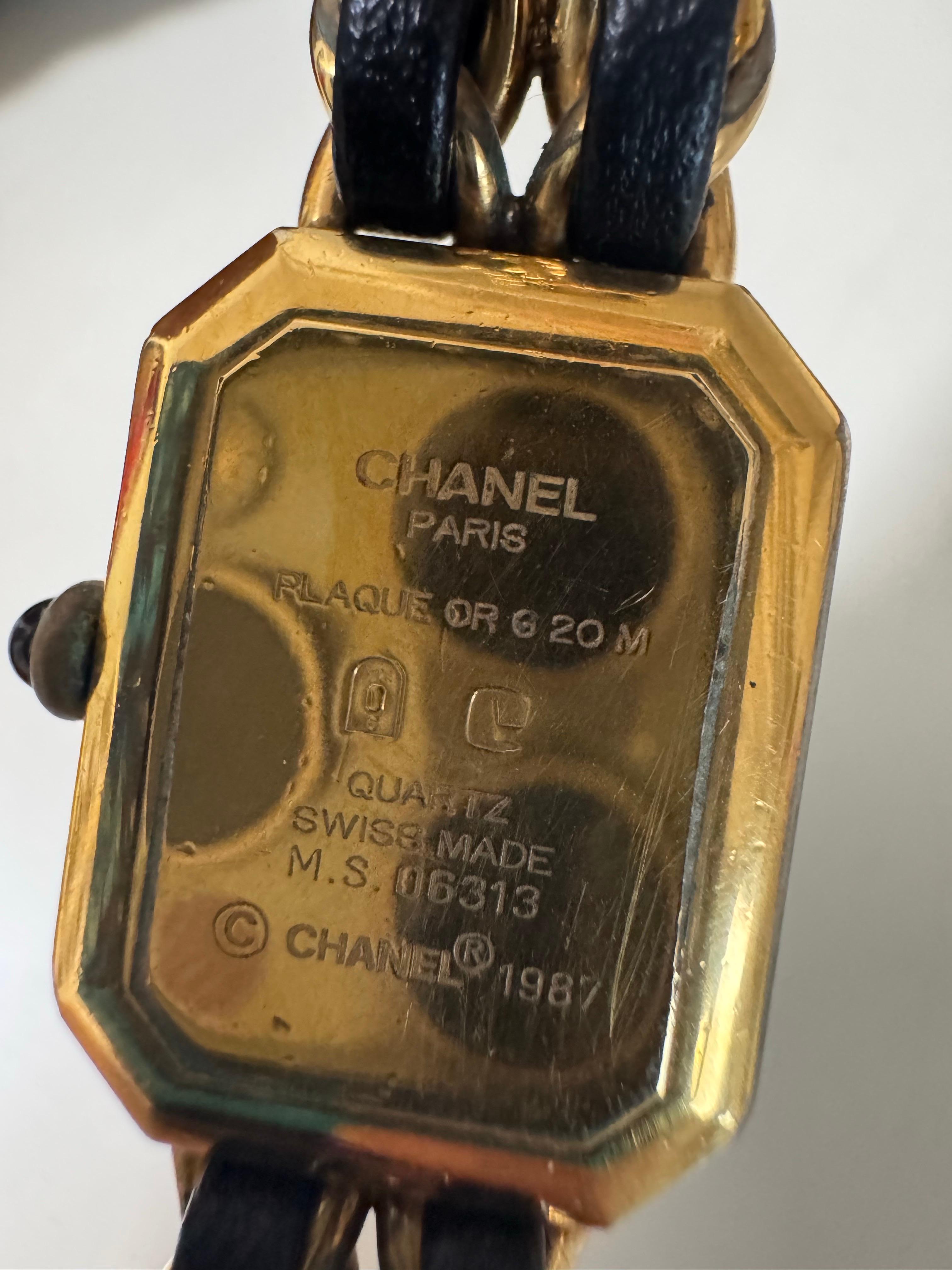 CHANEL 1987 Vintage PREMIERE Montre M Cuir Noir et Plaqué Or Jaune 24KT en vente 3