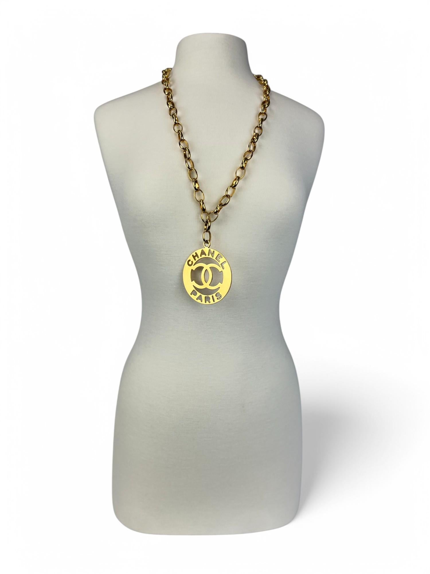 Gray Chanel 1988 Gripoix Pearl Medallion Necklace/Belt & Clip Earrings Set For Sale