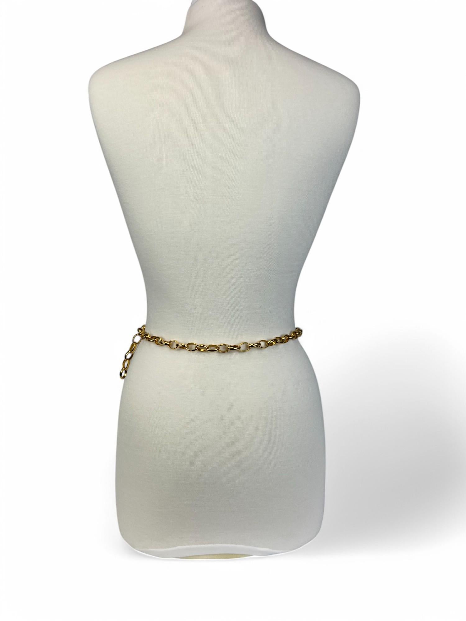 Chanel 1988 - Ensemble collier, ceinture et boucles d'oreilles Clips avec médaillon en perles Gripoix en vente 3
