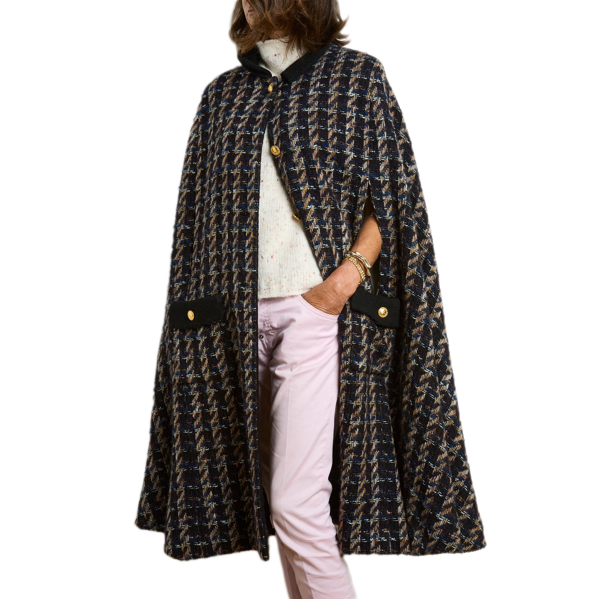 Chanel 1988 Manteau Cape FR40 Black Wool Tweed Coat Cape US10 4