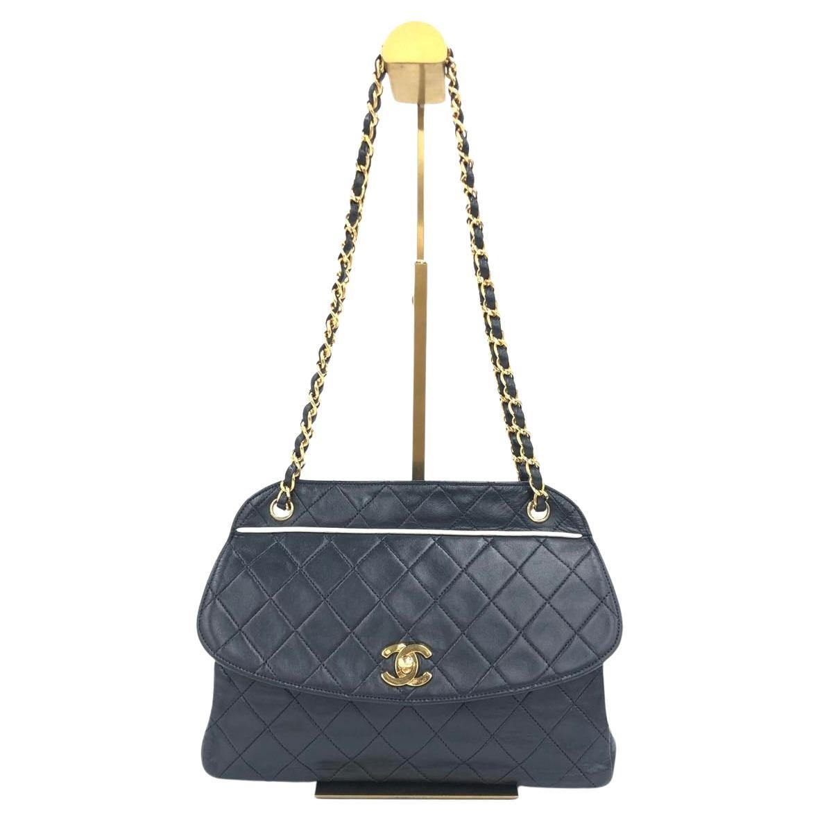 Chanel 1989-1991 Navy Lambskin Quilted Flap Bag 24k Gold Hardware For Sale