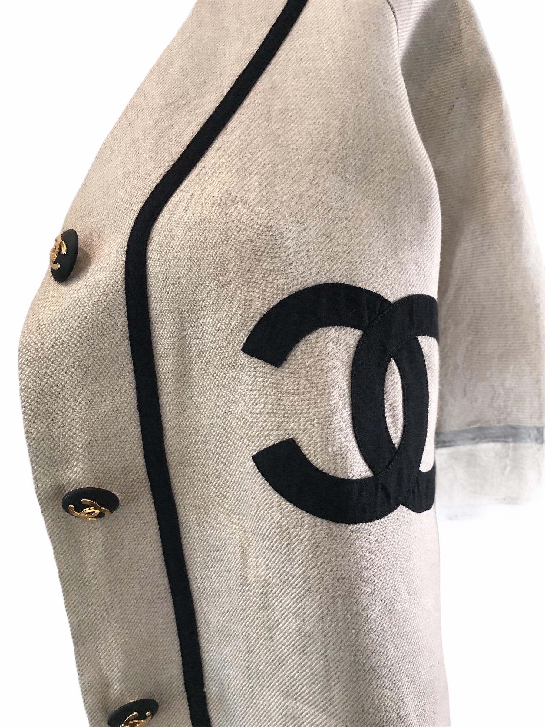 1989 Chanel linen baseball jersey with CC logo. Condition: Excellent. Size XL 