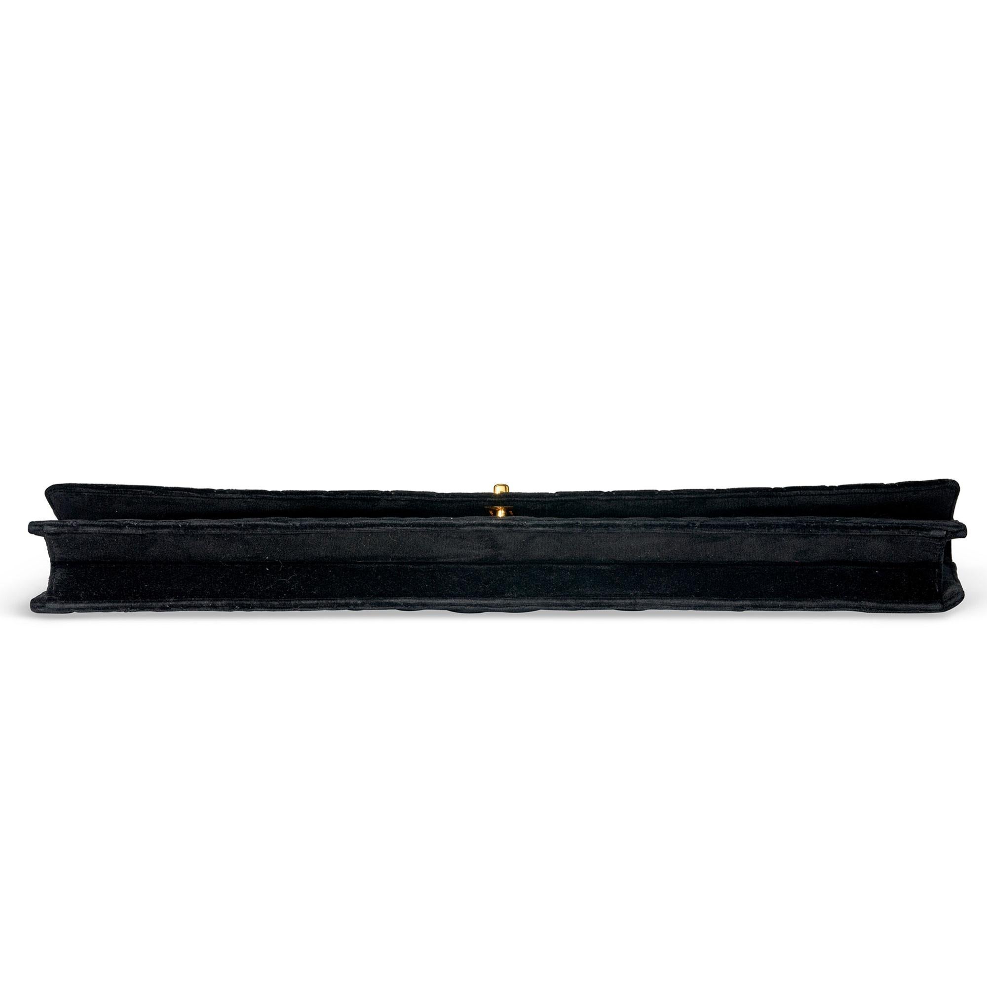 Chanel 1989 Black Velvet Extra Long Elongated Classic Flap Clutch In Good Condition For Sale In Miami, FL