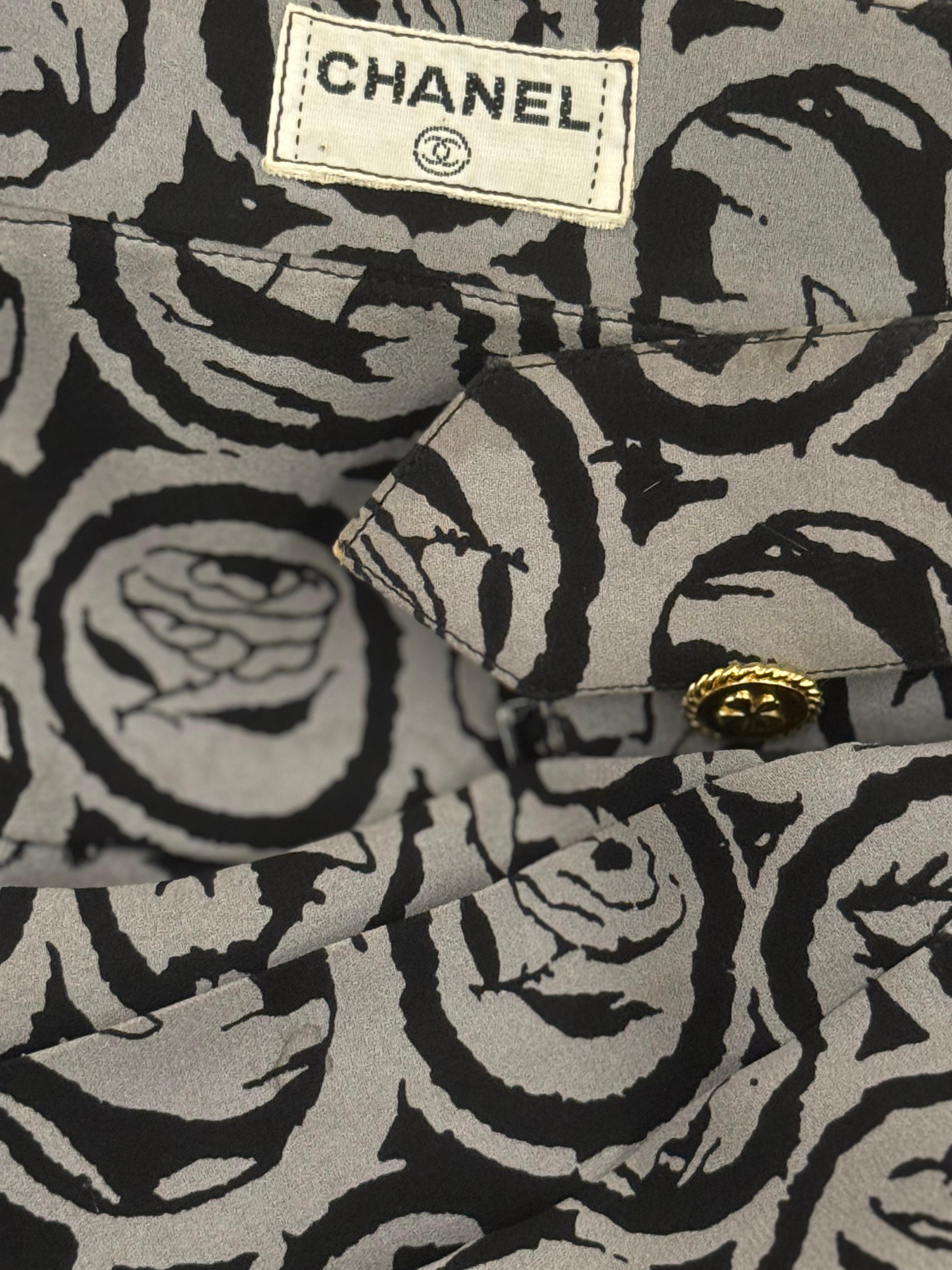 Falda de seda con cinturón coleccionista Chanel 1989 en venta 3