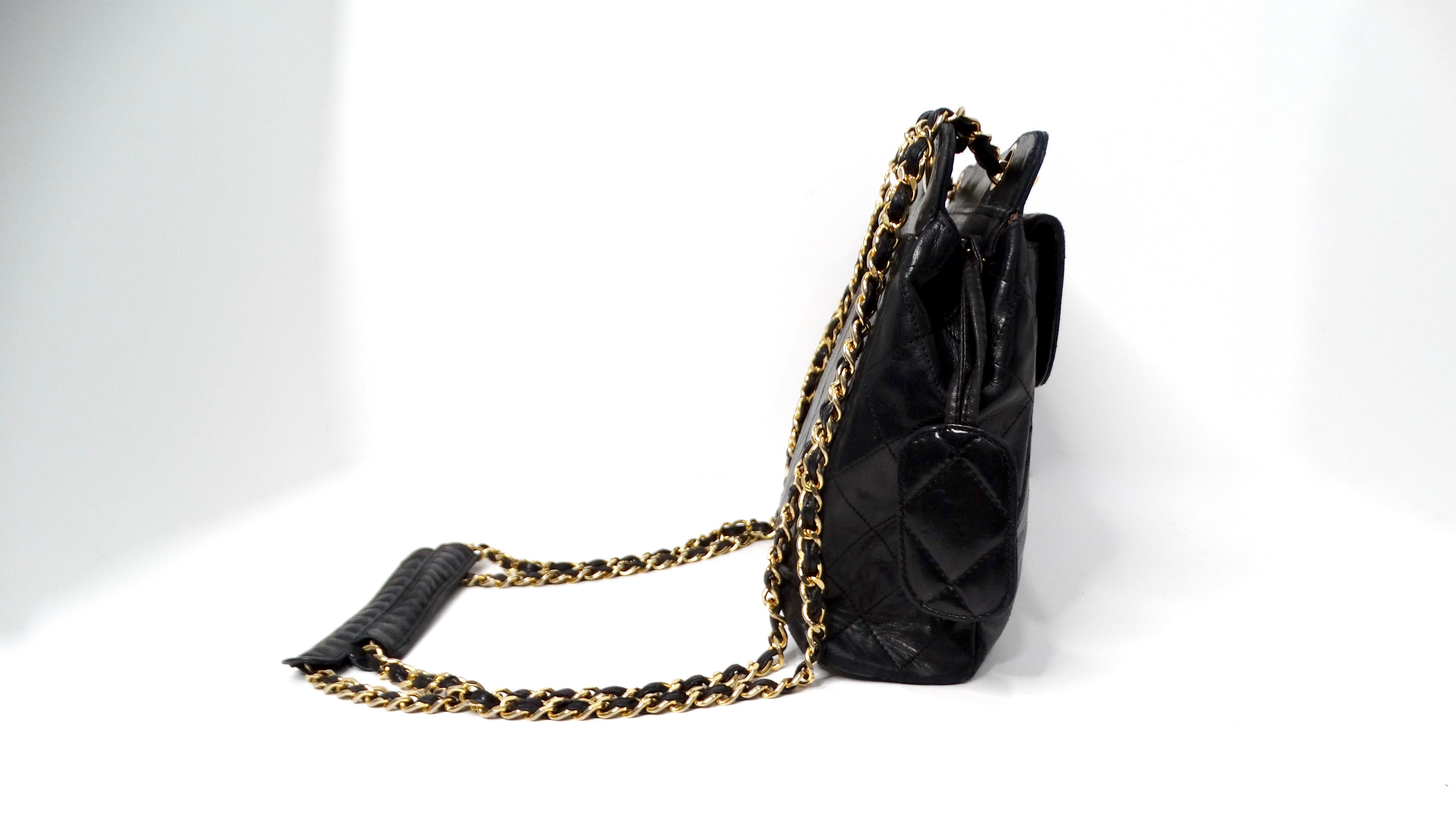 Chanel 1989 Bolso de bolsillo de piel de cordero brillante acolchado CC entrelazado en Bueno estado para la venta en Scottsdale, AZ
