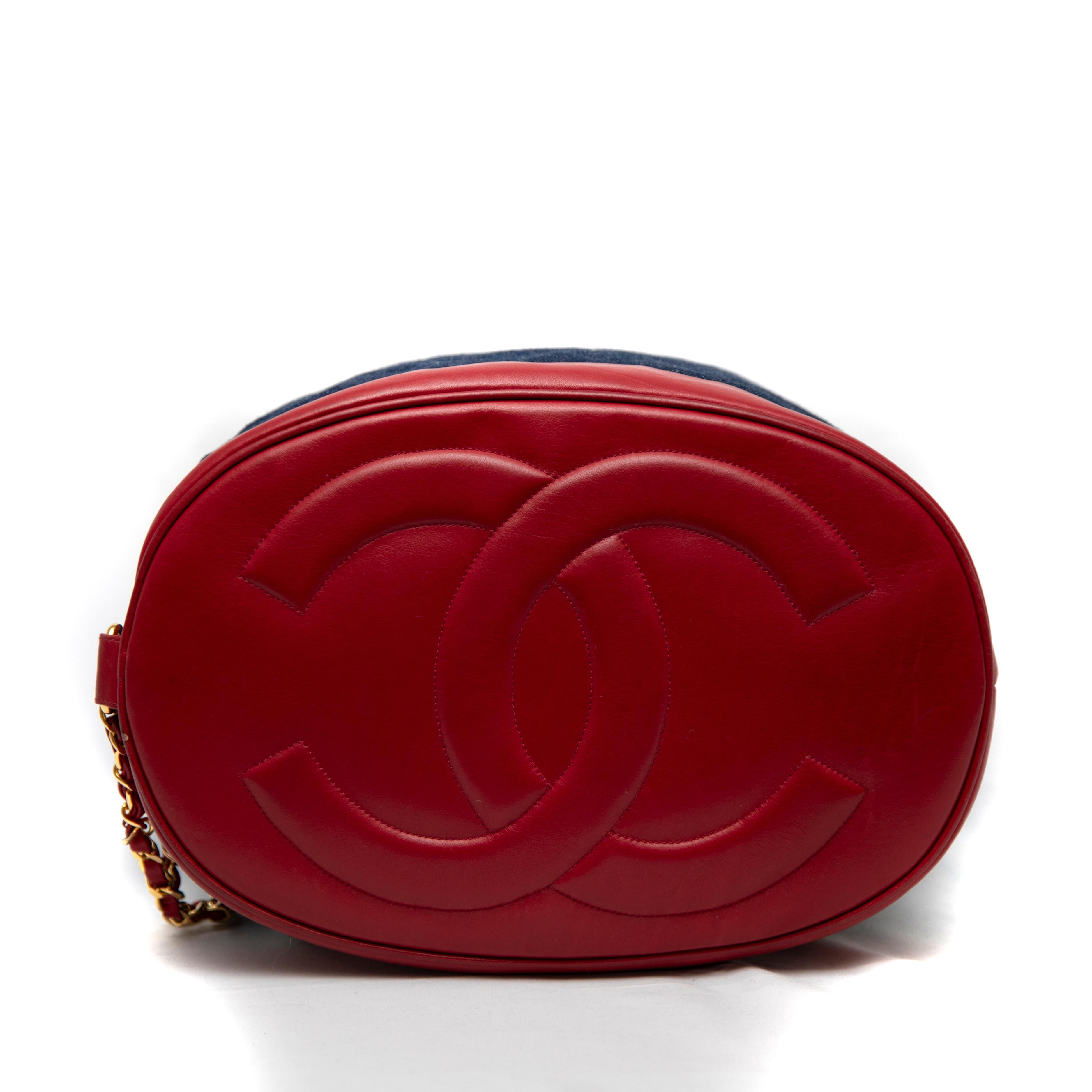 Women's or Men's Chanel 1989 Quilted Denim and Red Lambskin Leather Bucket Bag