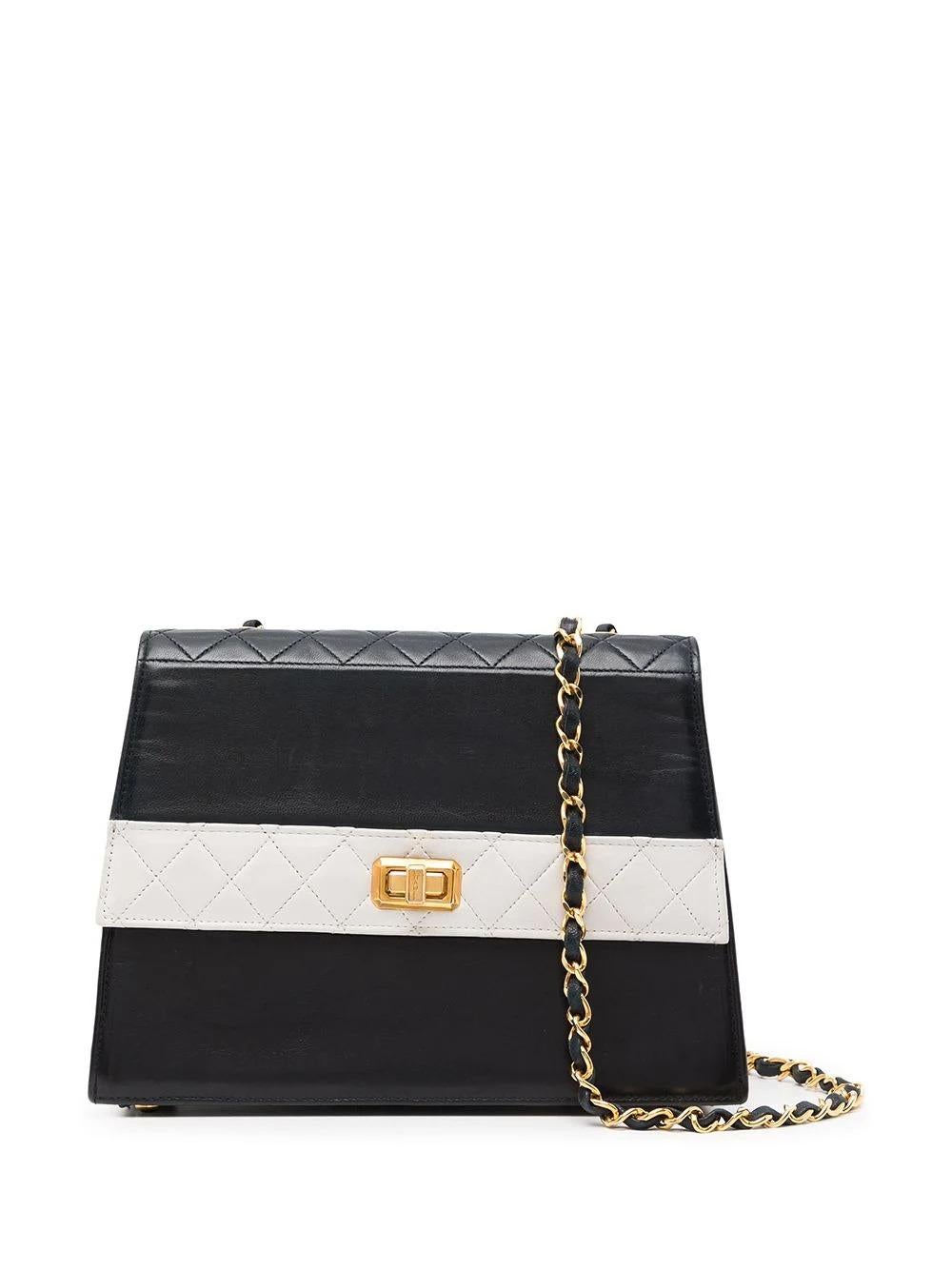 Chanel 1989 Bolso Vintage Solapa Bicolor Blanco y Negro en Bueno estado para la venta en Miami, FL